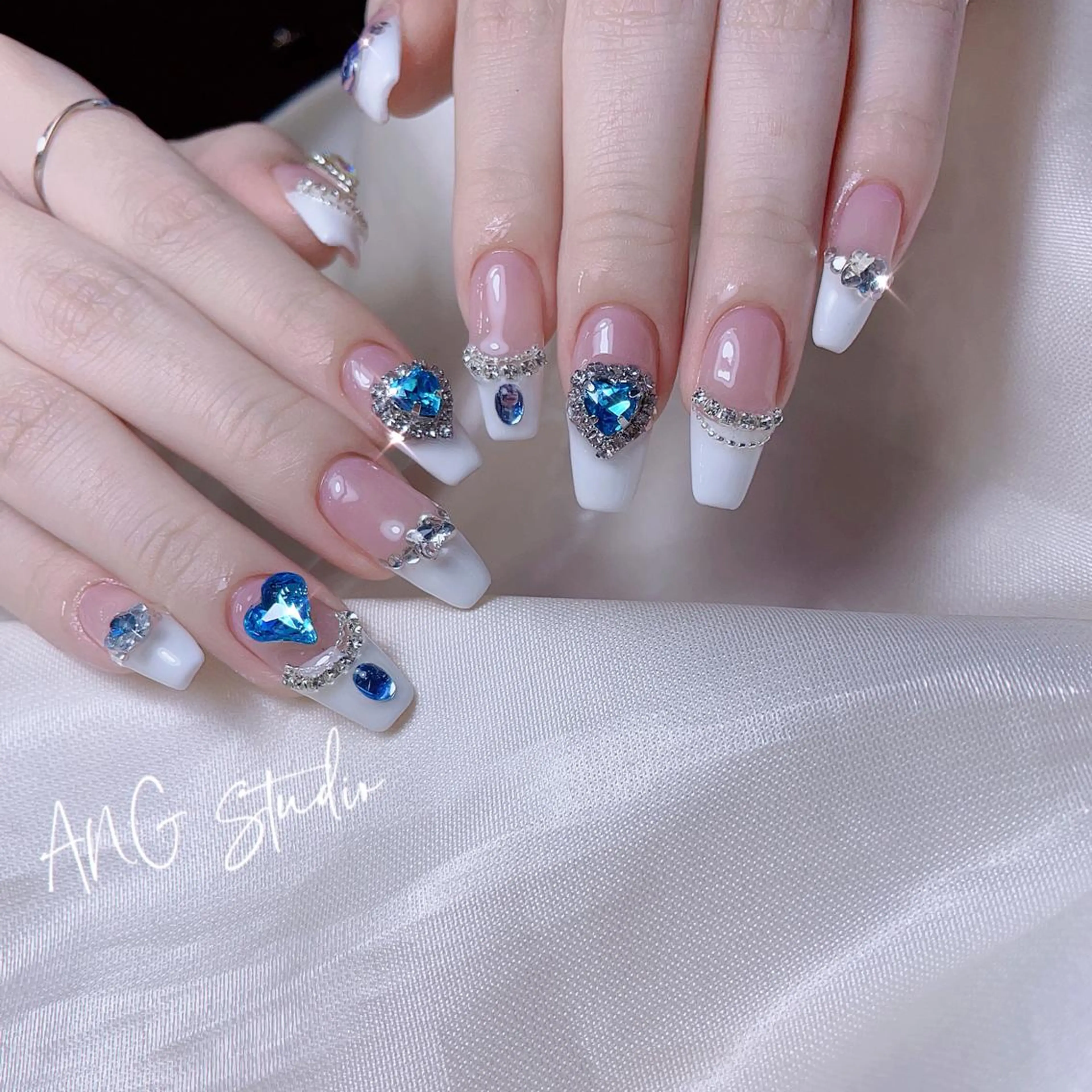 💗120分やり放題  ☆持ち込みデザインok！ストーン、パーツ、シールやり放題『初回ソフトジェルオフ無料』の写真