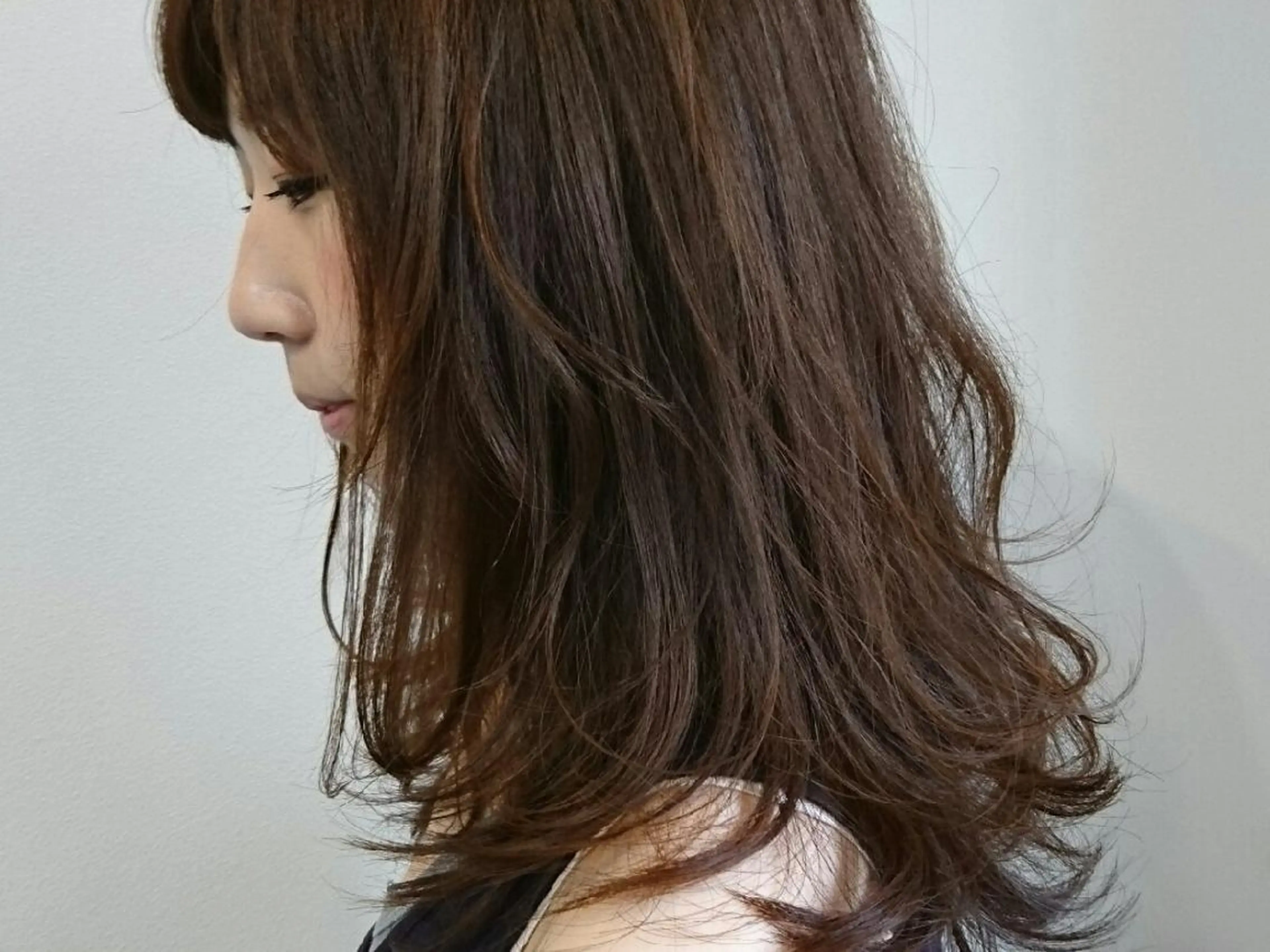 セミロング カラー little×PORTO 元町所属・Topstylist ゆきこのヘアスタイル