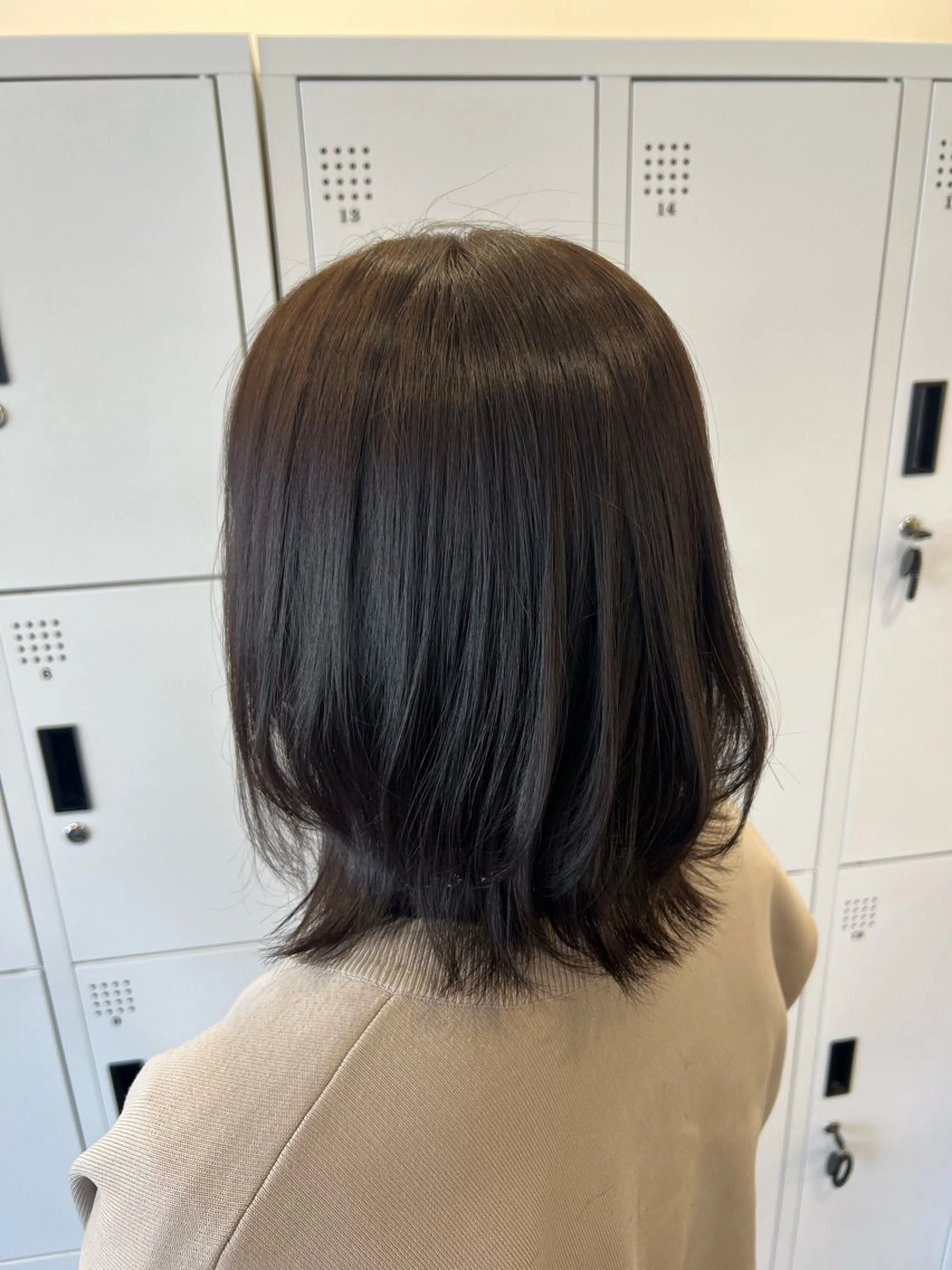 ミディアム 八木 菜美のヘアスタイル