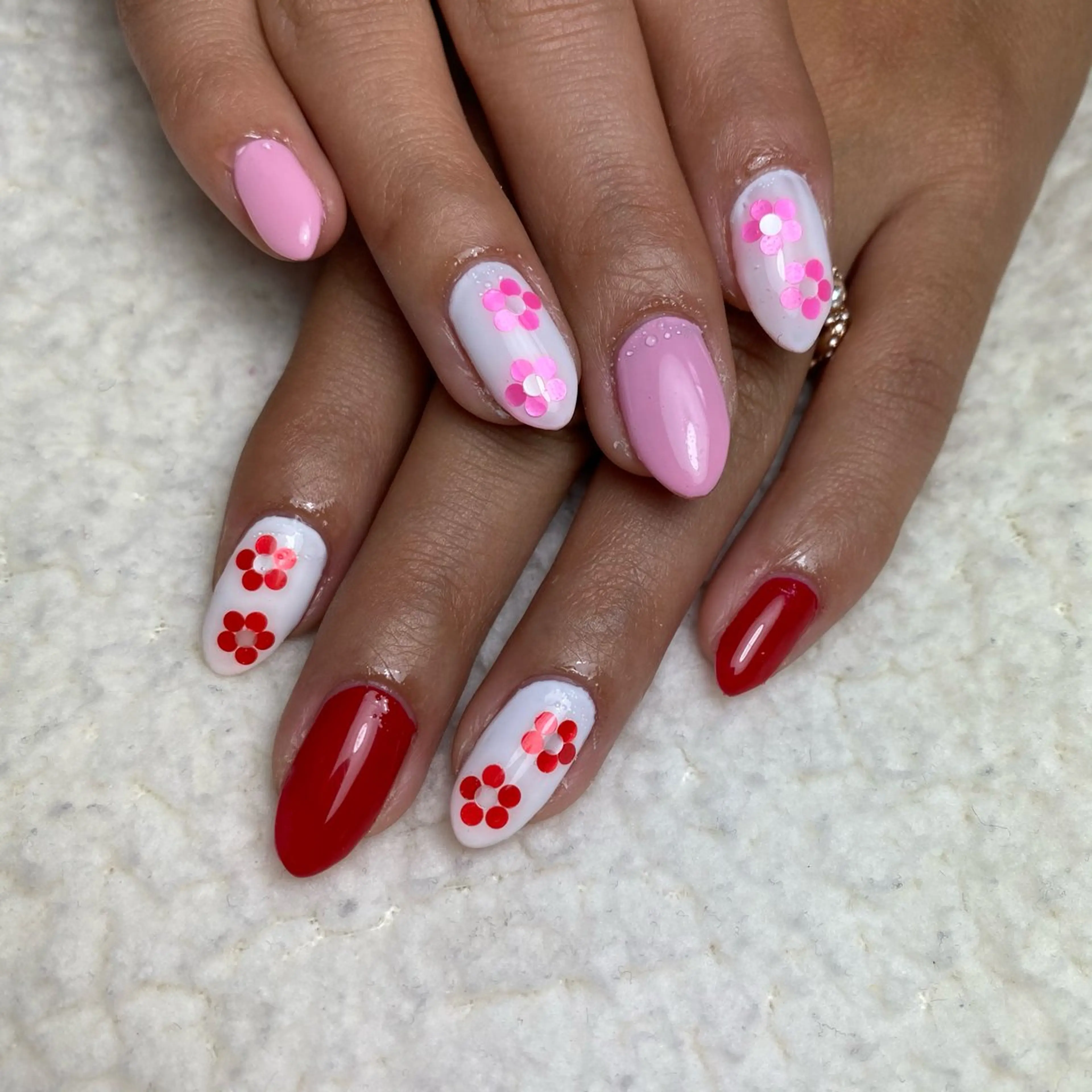 ネイル フラワーネイル 春ネイル ハンドネイル COCO+所属・COCO +のエステ・リラクイメージ