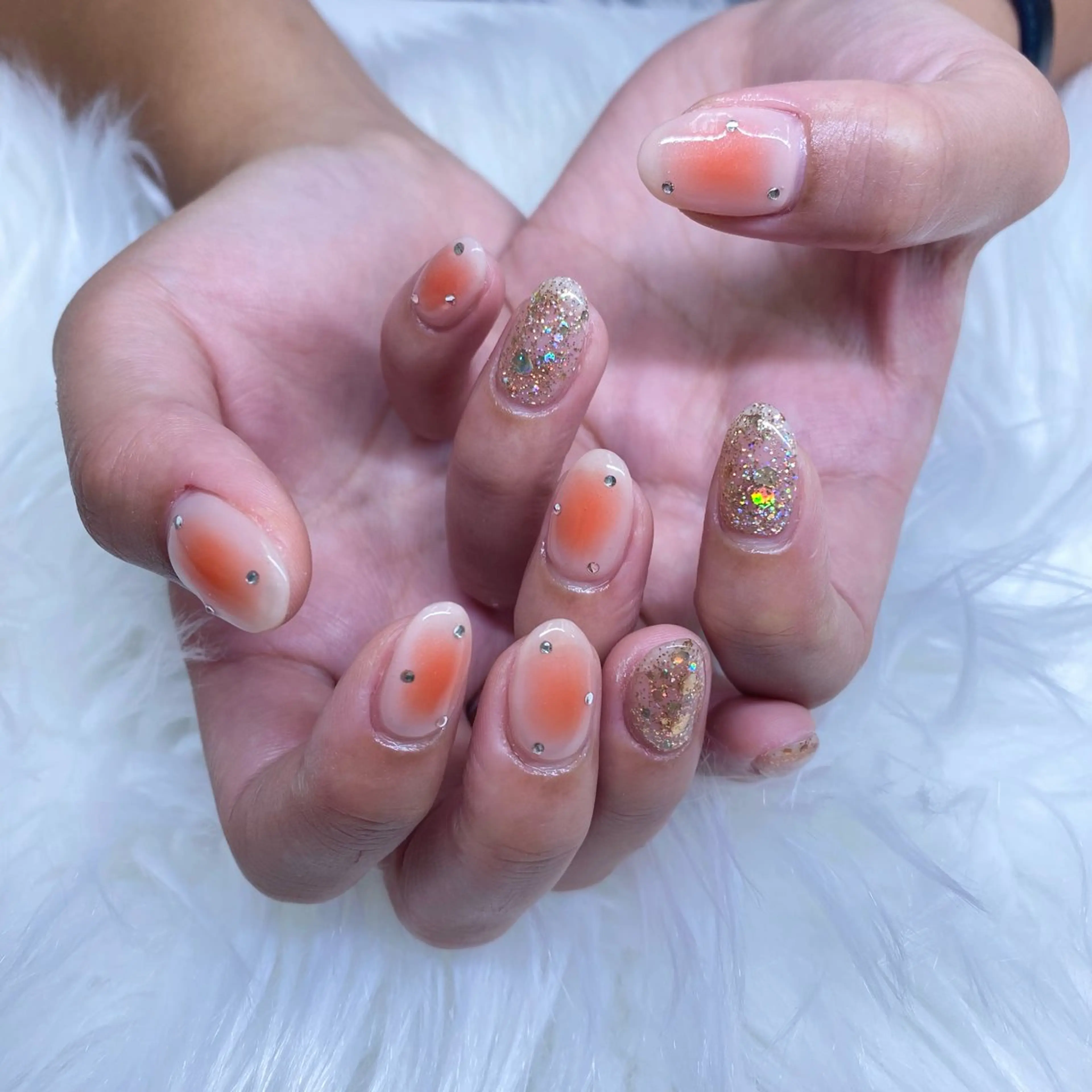 ネイル チークネイル オレンジ RaLa（ネイル&アイラッシュ）所属・🫧RaLa ⭐︎AYAKA🫧のネイルデザイン