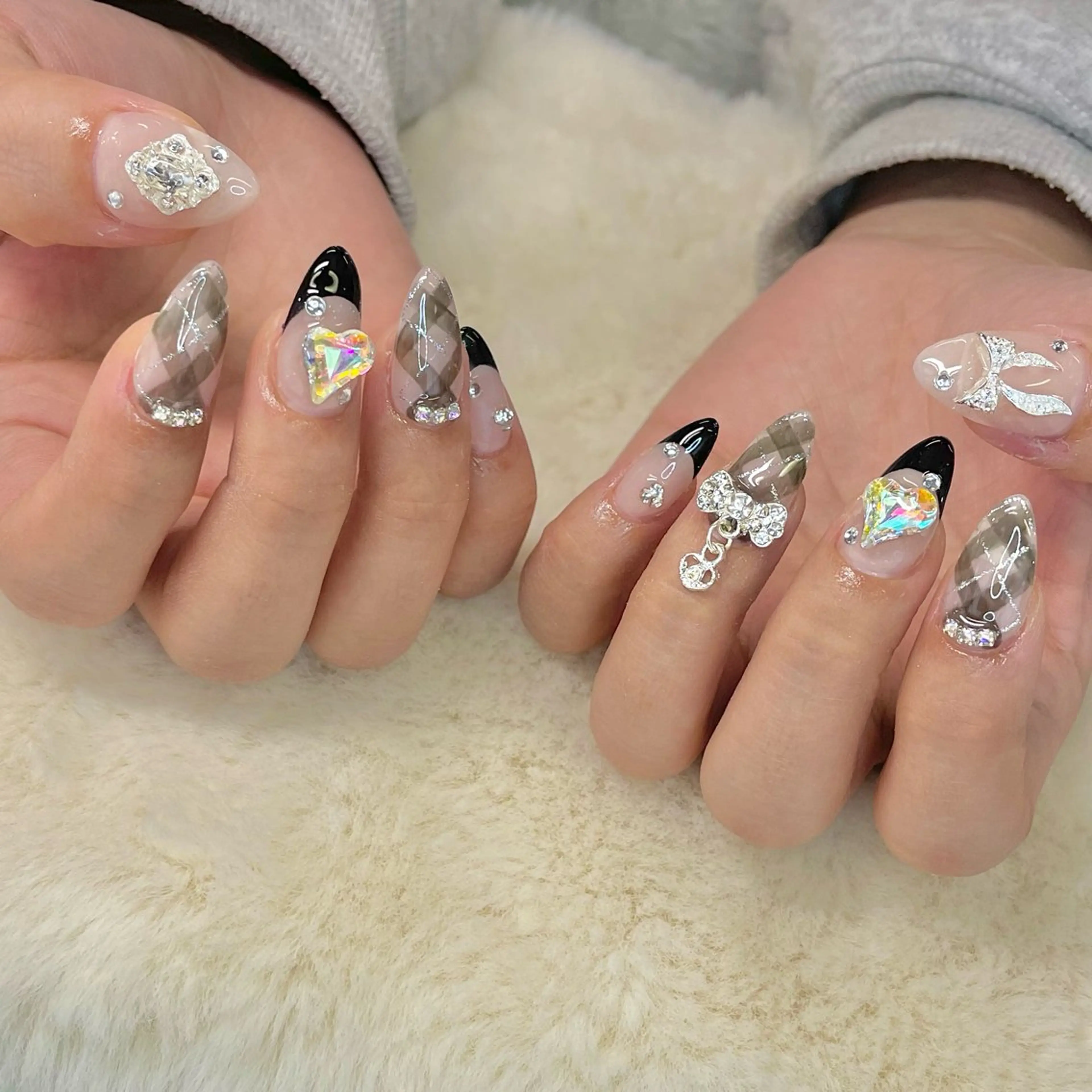 ネイル b'6 by Stir所属・b'6 SAKINAのネイルデザイン