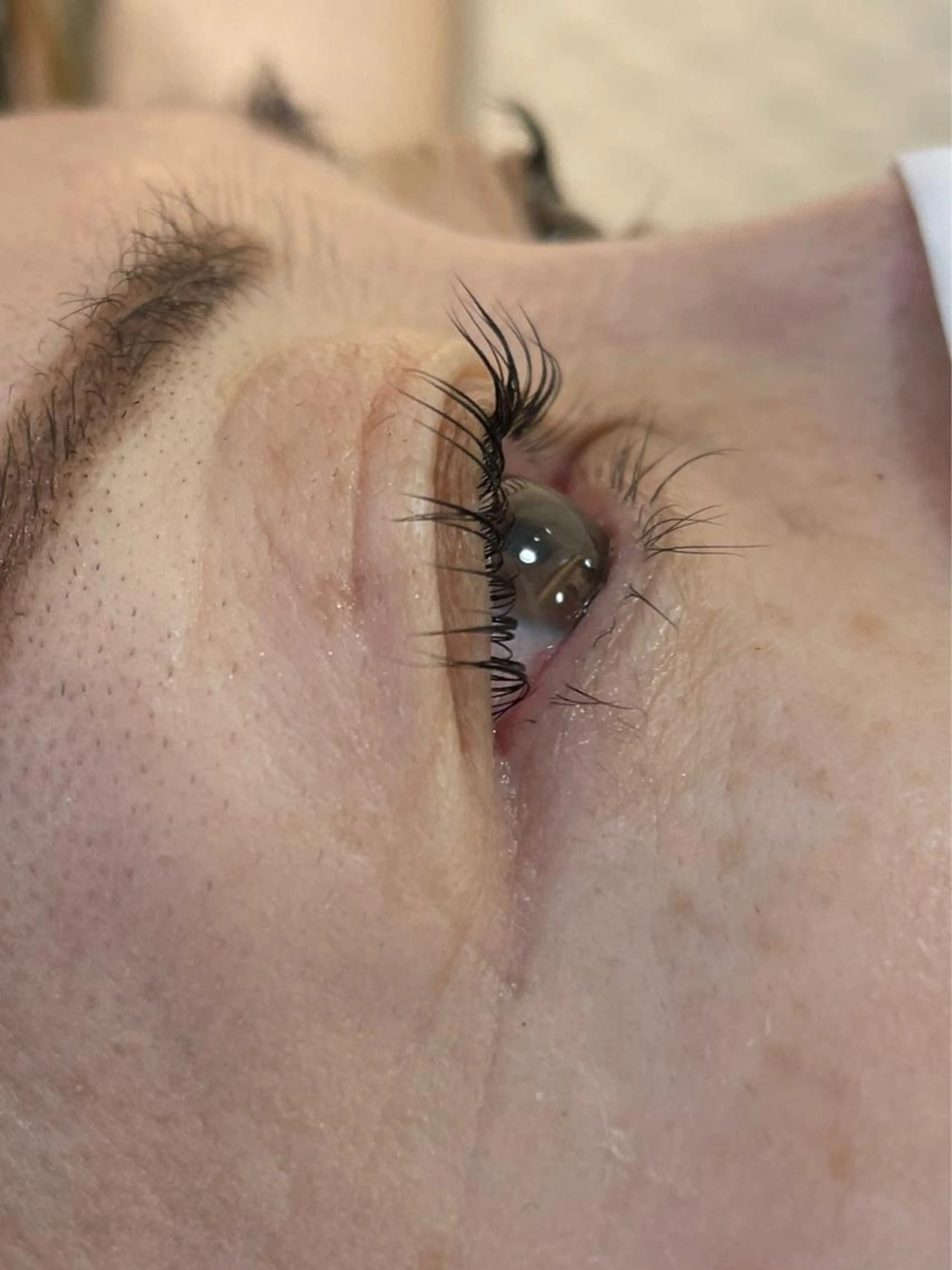 下まつ毛カールの写真