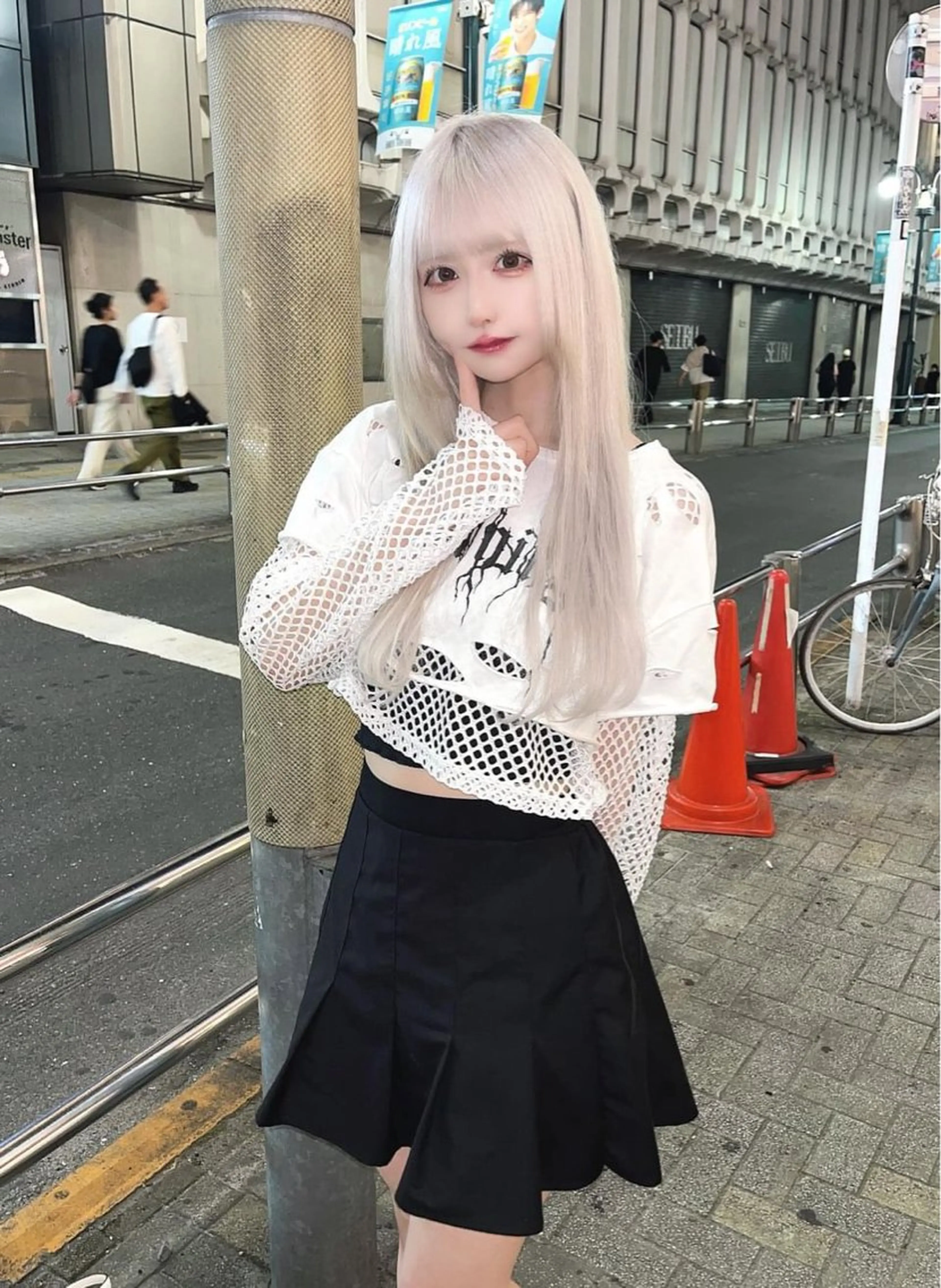 ロング カラー ホワイト&レイヤーカ ットエクステ長畠俊輔のヘアスタイル