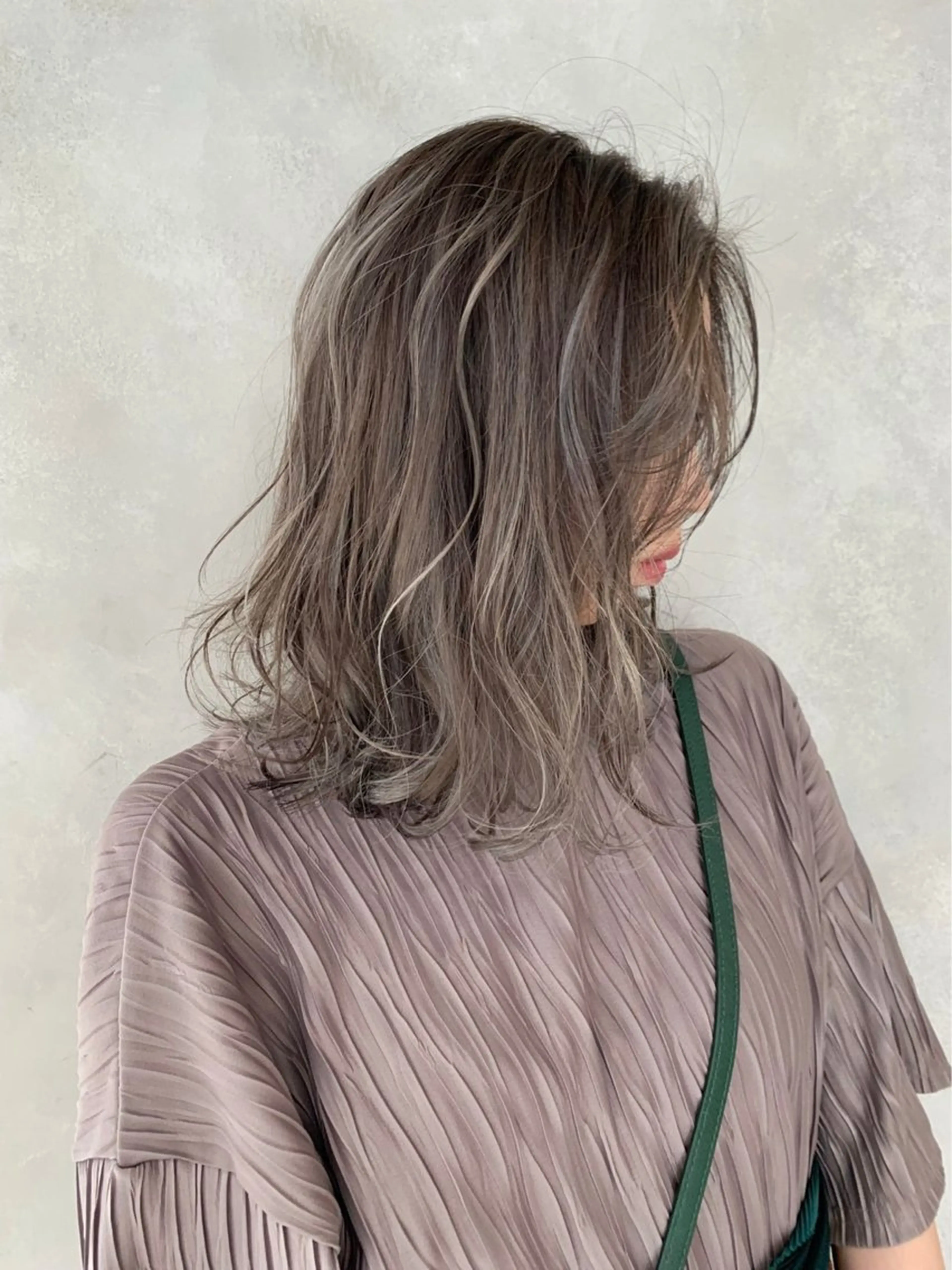 ミディアム カラー ハイトーンカラー ボブ レイヤーカット カット ヘアカラー トリートメント nok shibuya所属・✨ハイトーン特化✨ 透明感カラー✨渋谷✨のヘアスタイル