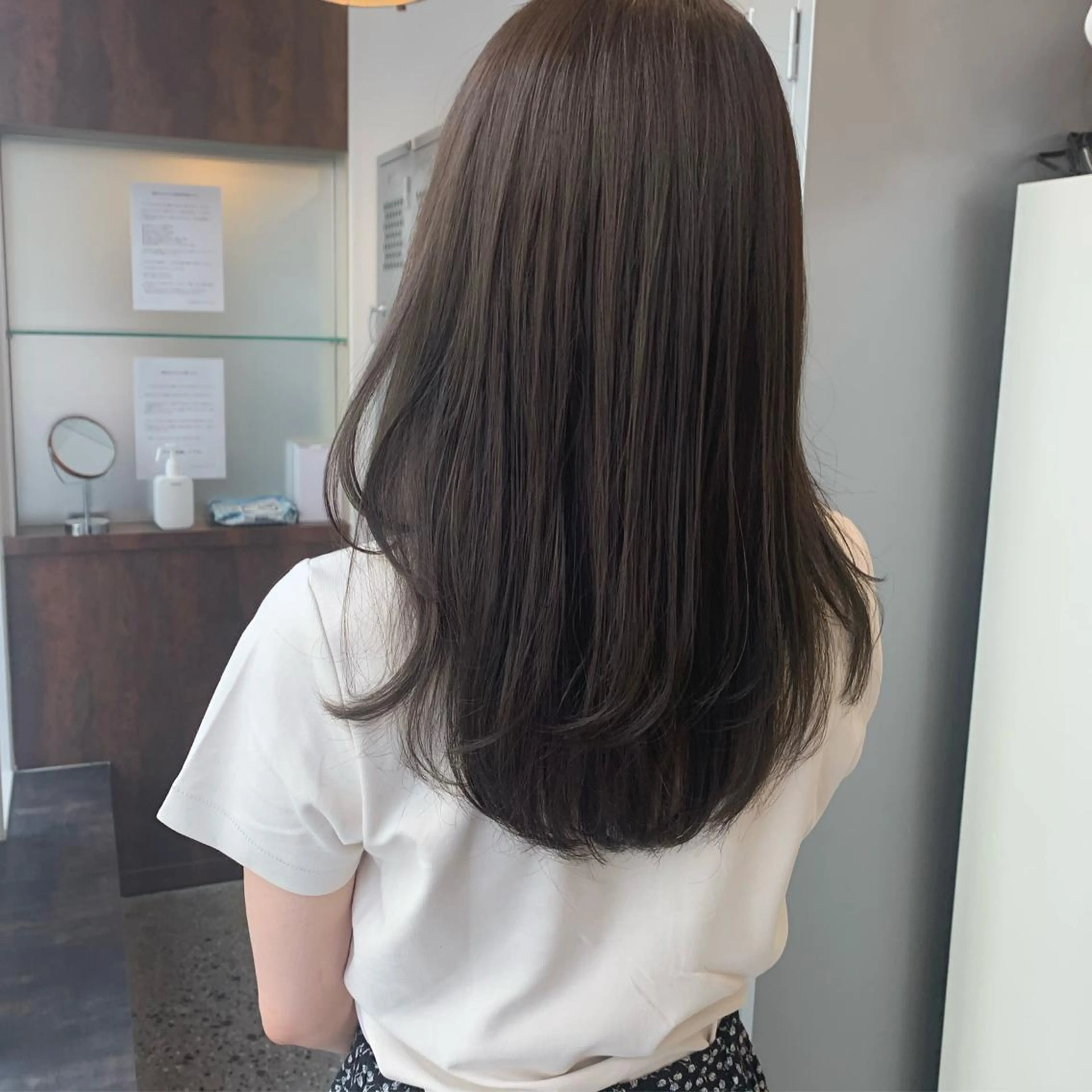 ロング カラー ヘアカラー トリートメント WISTERIA KAORUのヘアスタイル