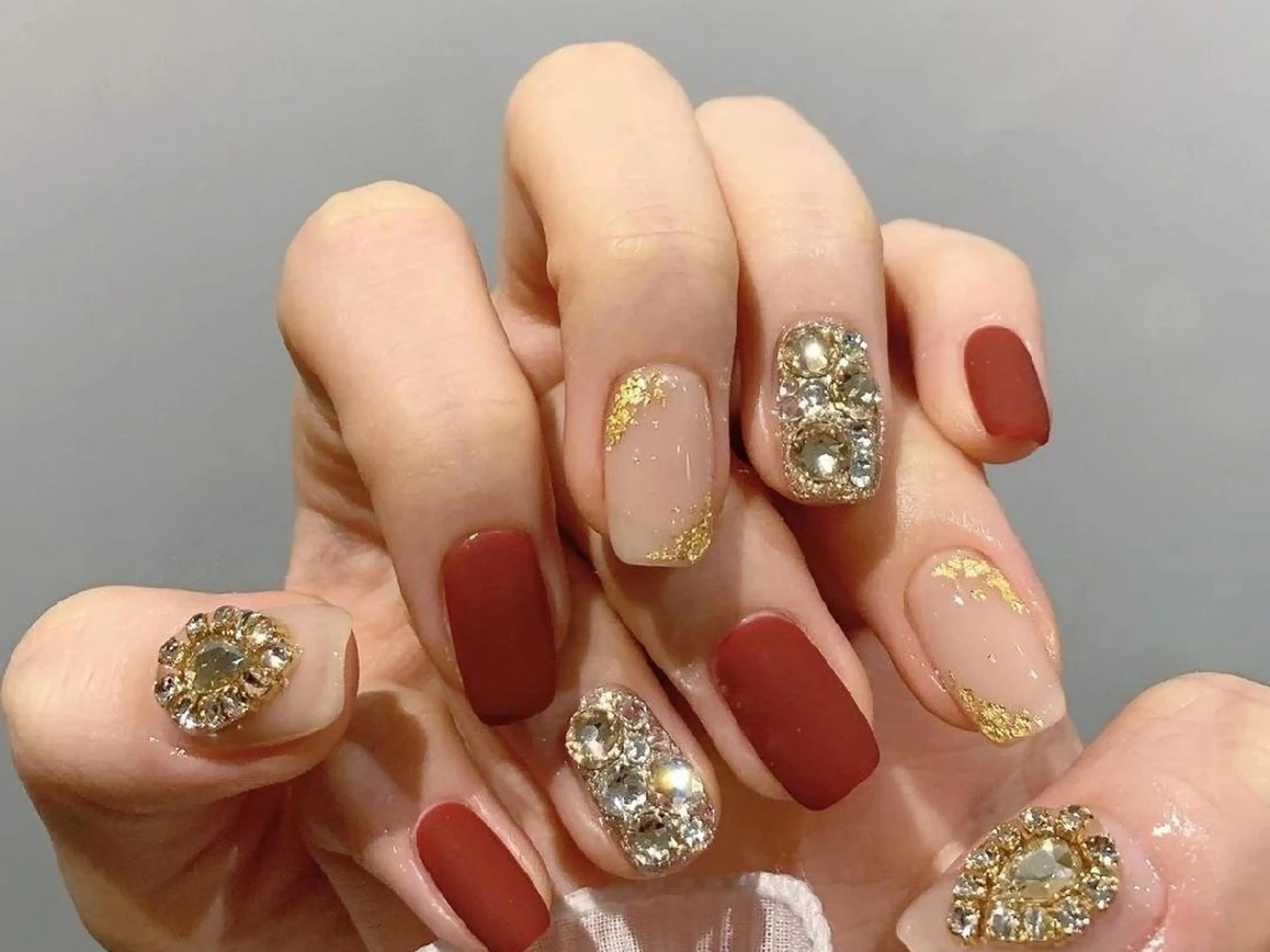 ミディアム ネイリストゆか💅 長さだし、深爪矯正のネイルデザイン