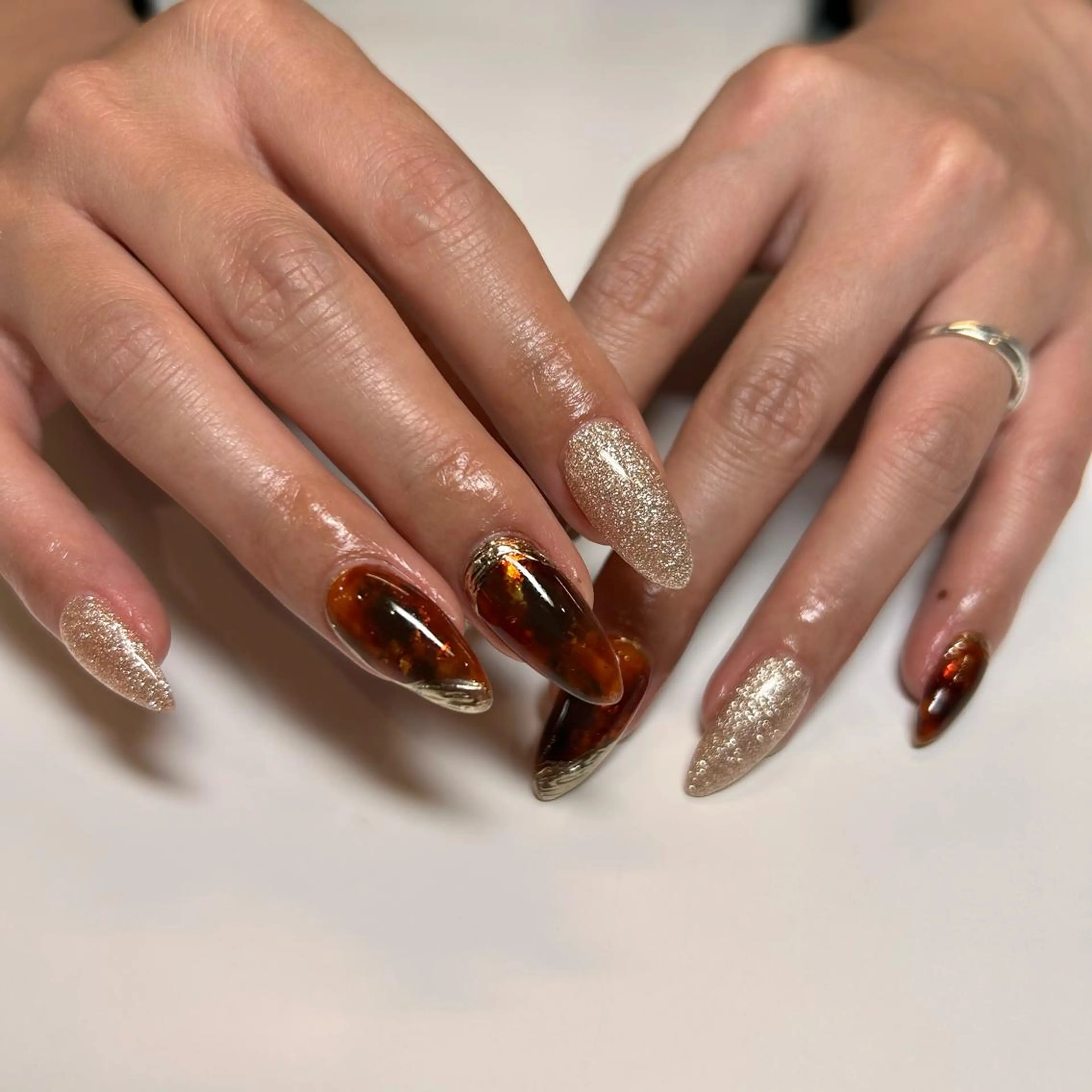 ネイル べっ甲ネイル ハンドネイル 恒川 みなみのネイルデザイン