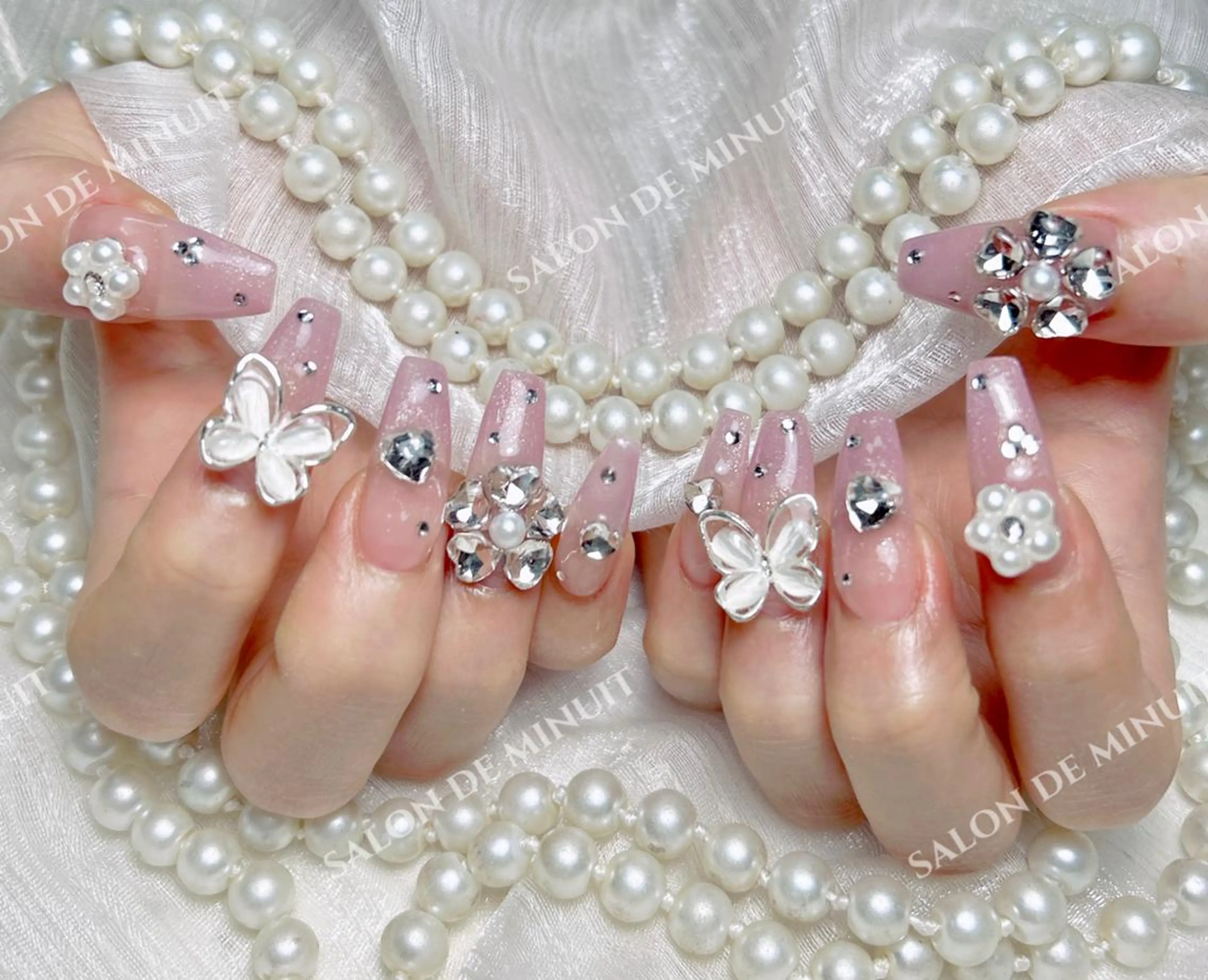 ネイル ハンドネイル ハンドケア Salon de Minuit🦩のネイルデザイン