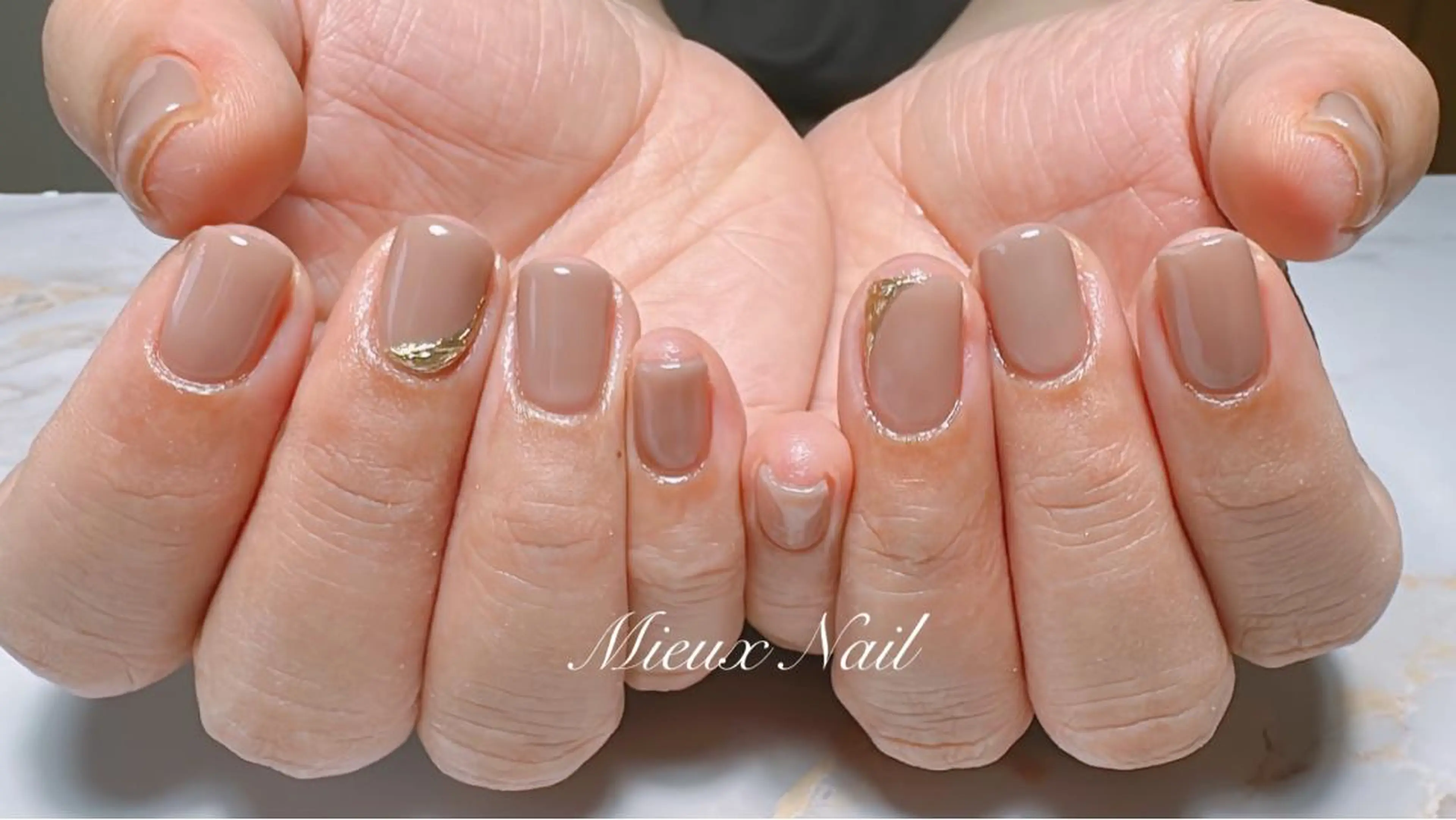 ネイル ブルー ミラーネイル ワンカラーネイル シンプルネイル 春ネイル ハンドネイル 市川 麻衣子のネイルデザイン