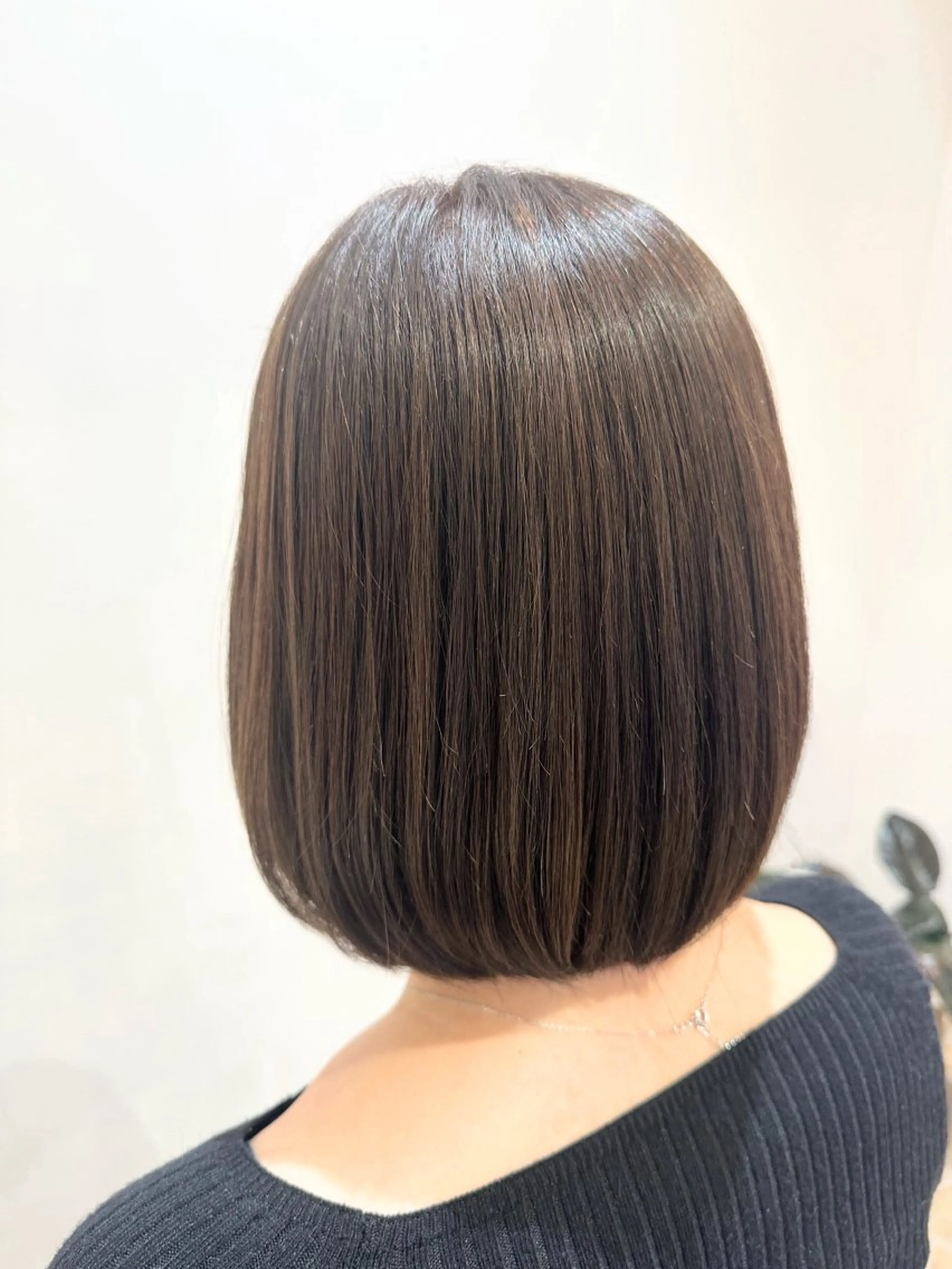 ミディアム カラー パーマ ショートボブ イルミナカラー ボブ 縮毛矯正 Ley所属・松浦 麻衣のヘアスタイル