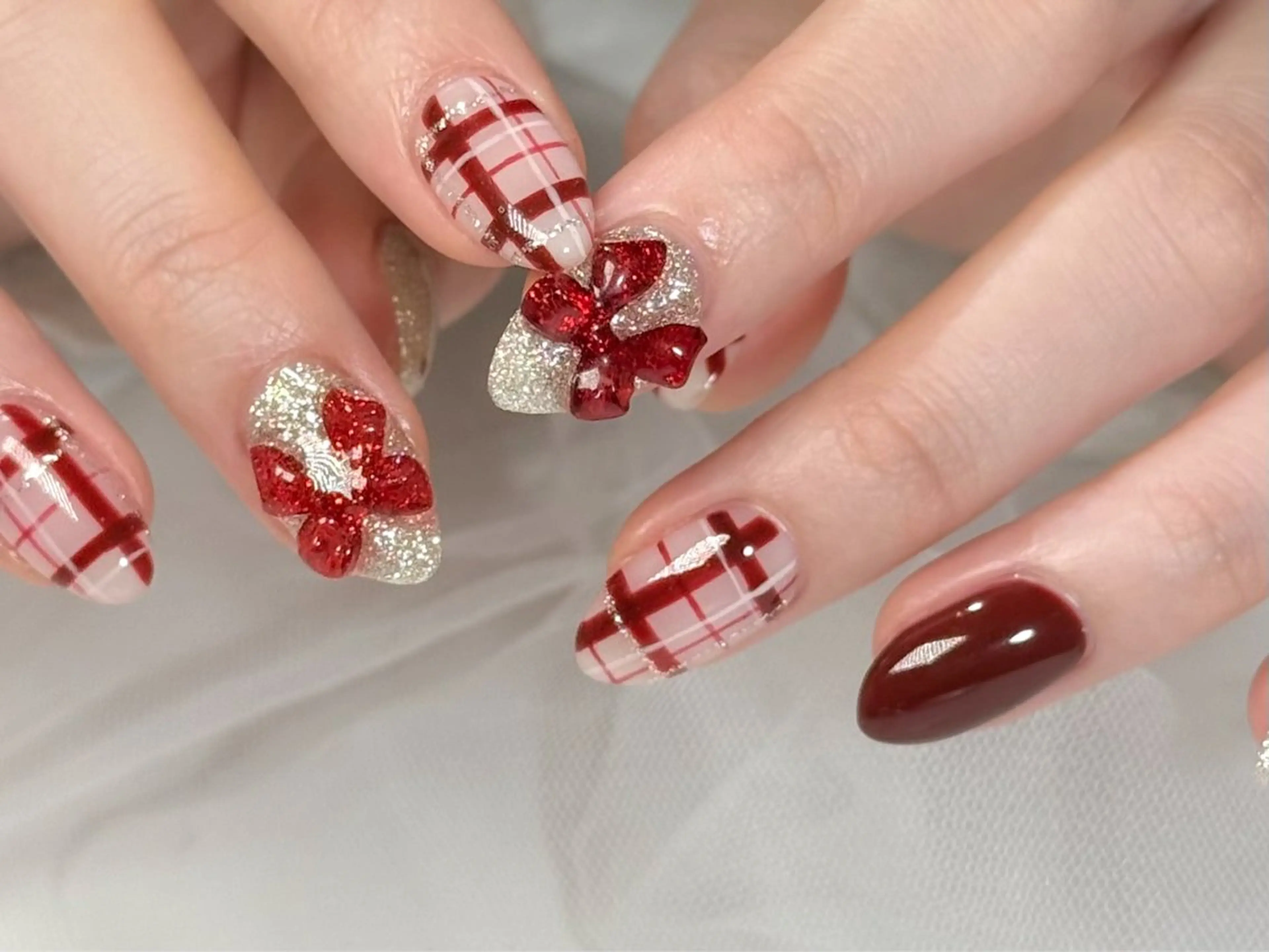 ネイル ボルドー ハンドネイル émure. / パラジェル認定のネイルデザイン