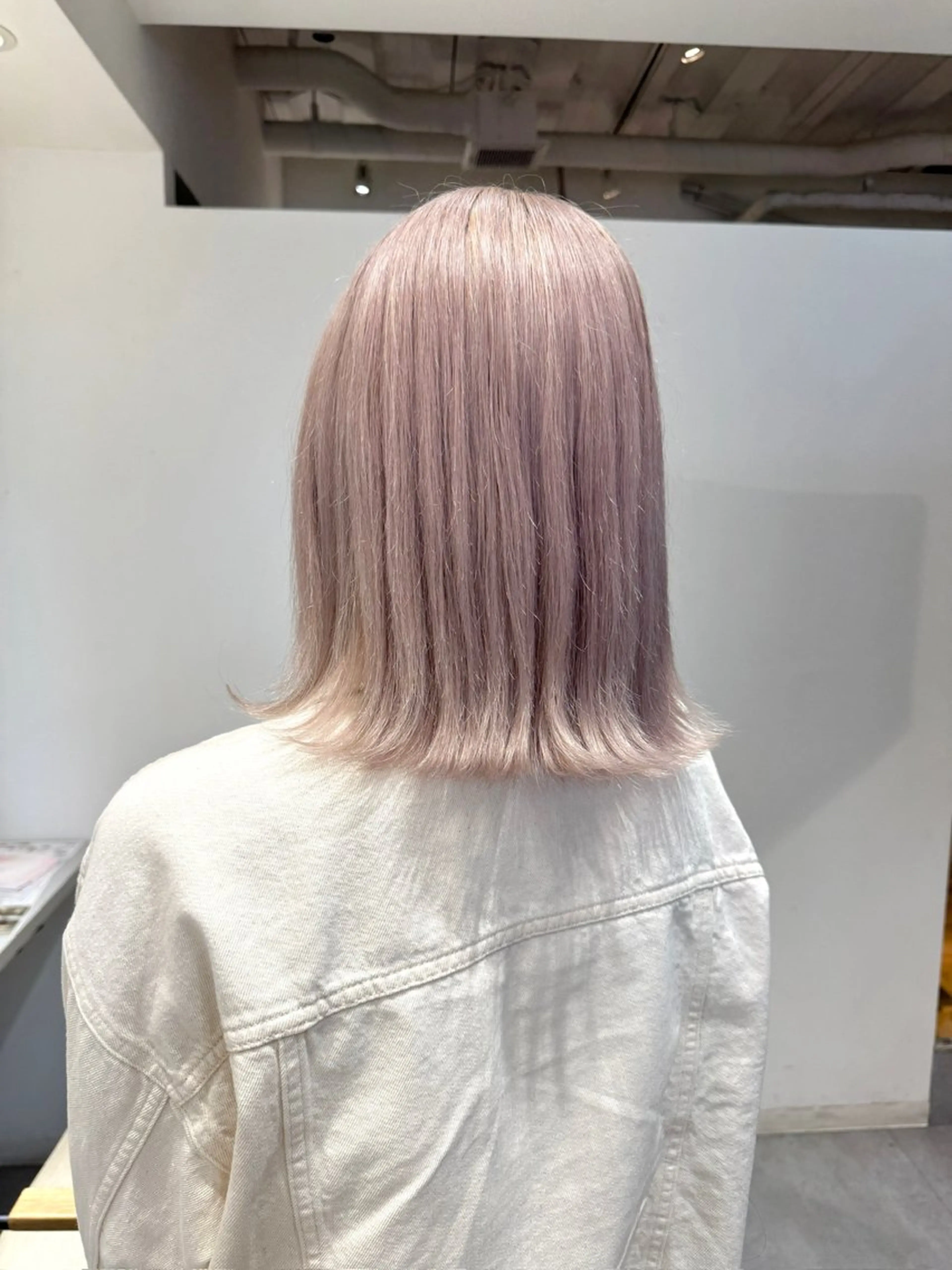 ミディアム カラー ブリーチ グレージュ fuka/梅田/ ミルクティーベージュのヘアスタイル