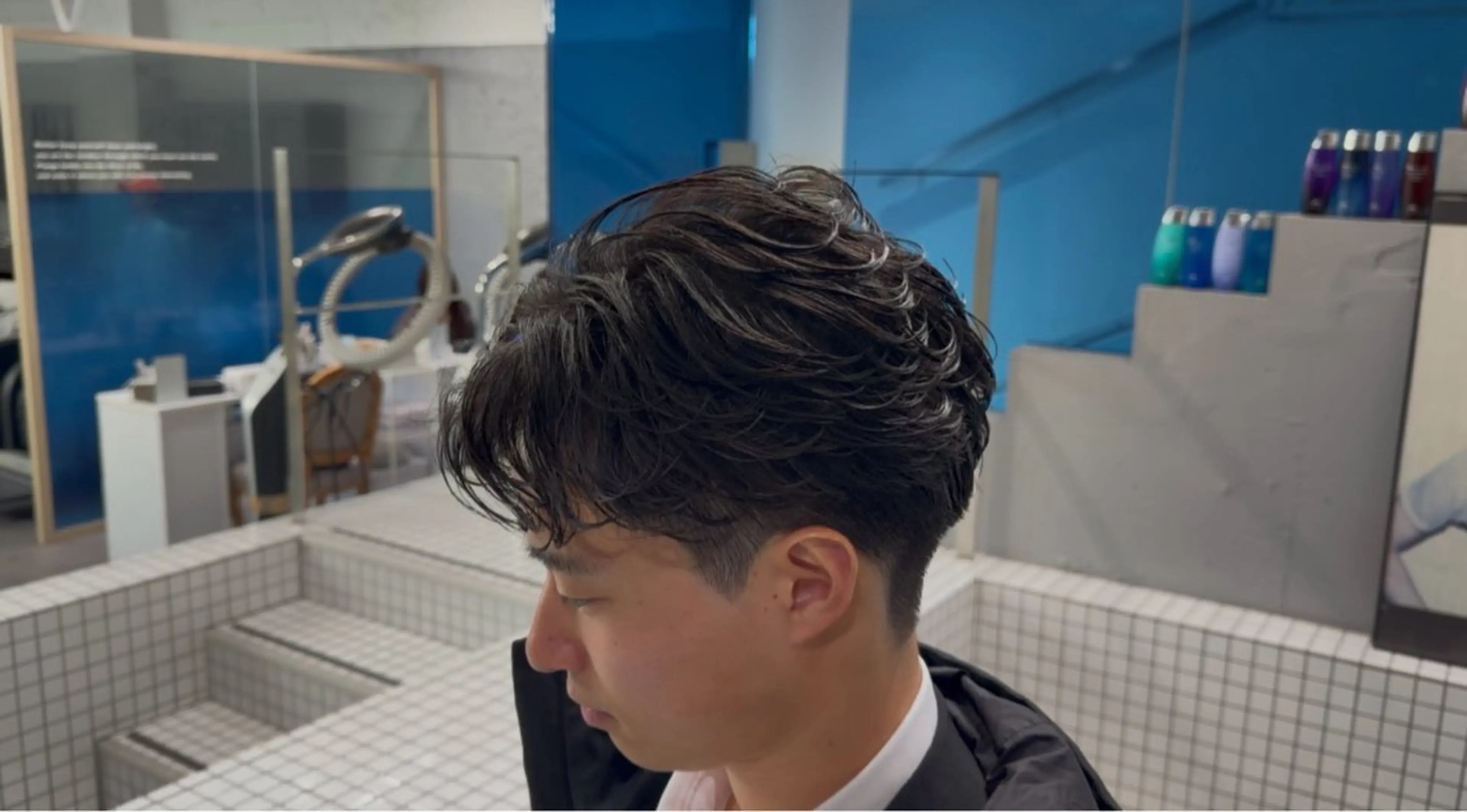 パーマ メンズ メンズブリーチ センターパート メンズハイトーン メンズインナーカラー メンズ韓国風 カット パーマ ユウ✩.*˚/メンズ 特化/シャドウパーマのヘアスタイル