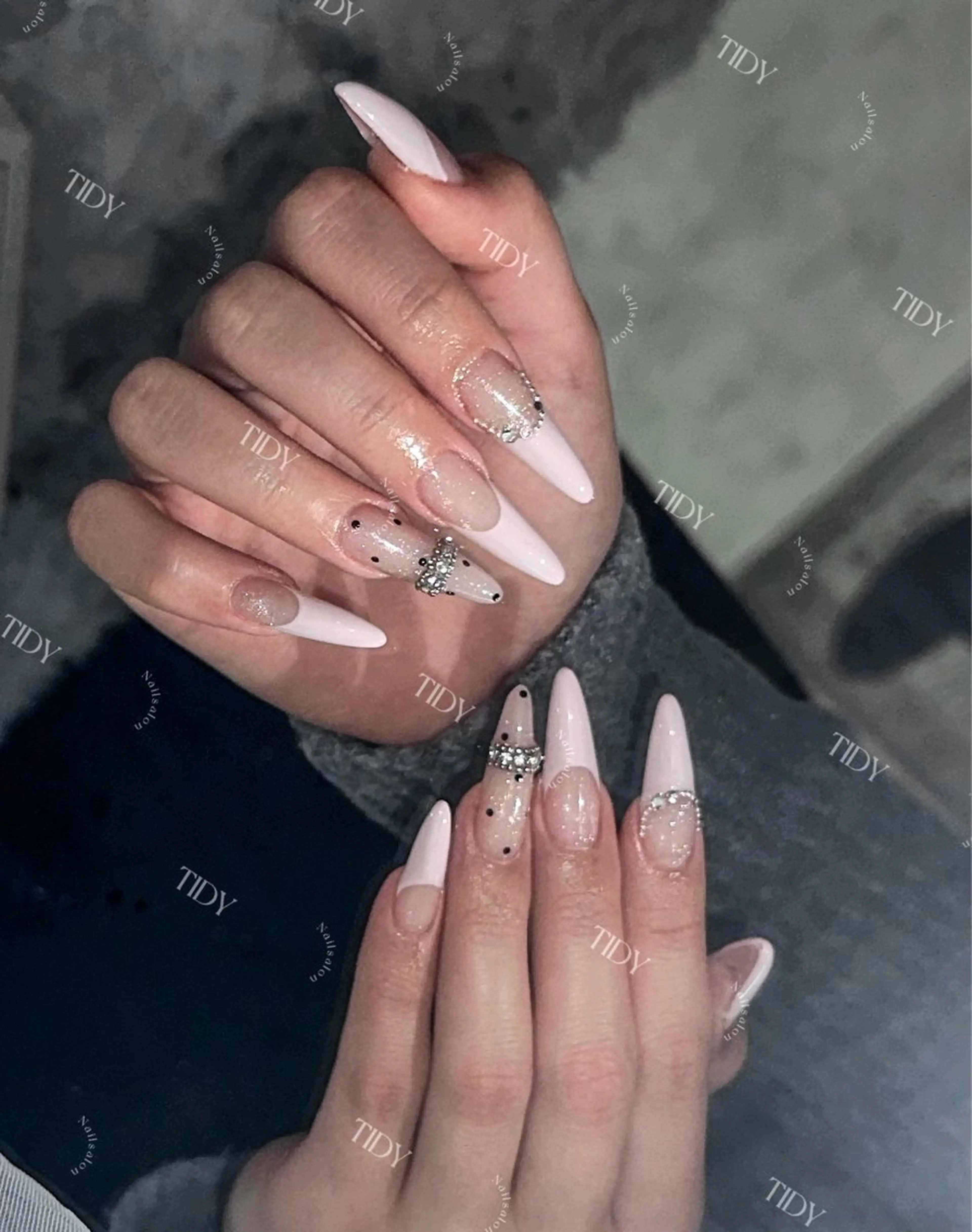 ネイル フットネイル ジェルネイル キラキラネイル 韓国ネイル マグネットネイル ハンドネイル TIDY .のネイルデザイン