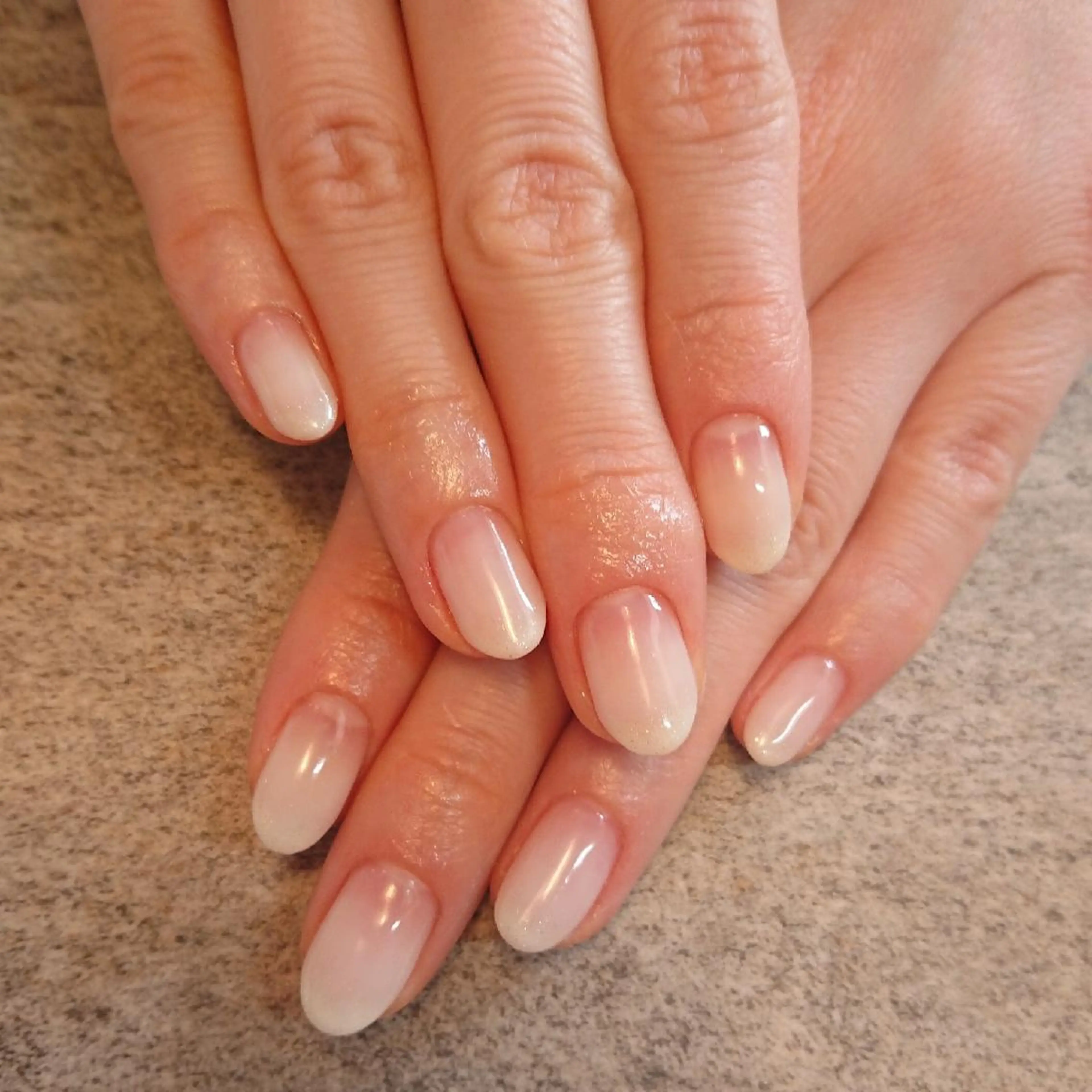 ネイル グラデーション ジェヌインネイル 河内のネイルデザイン