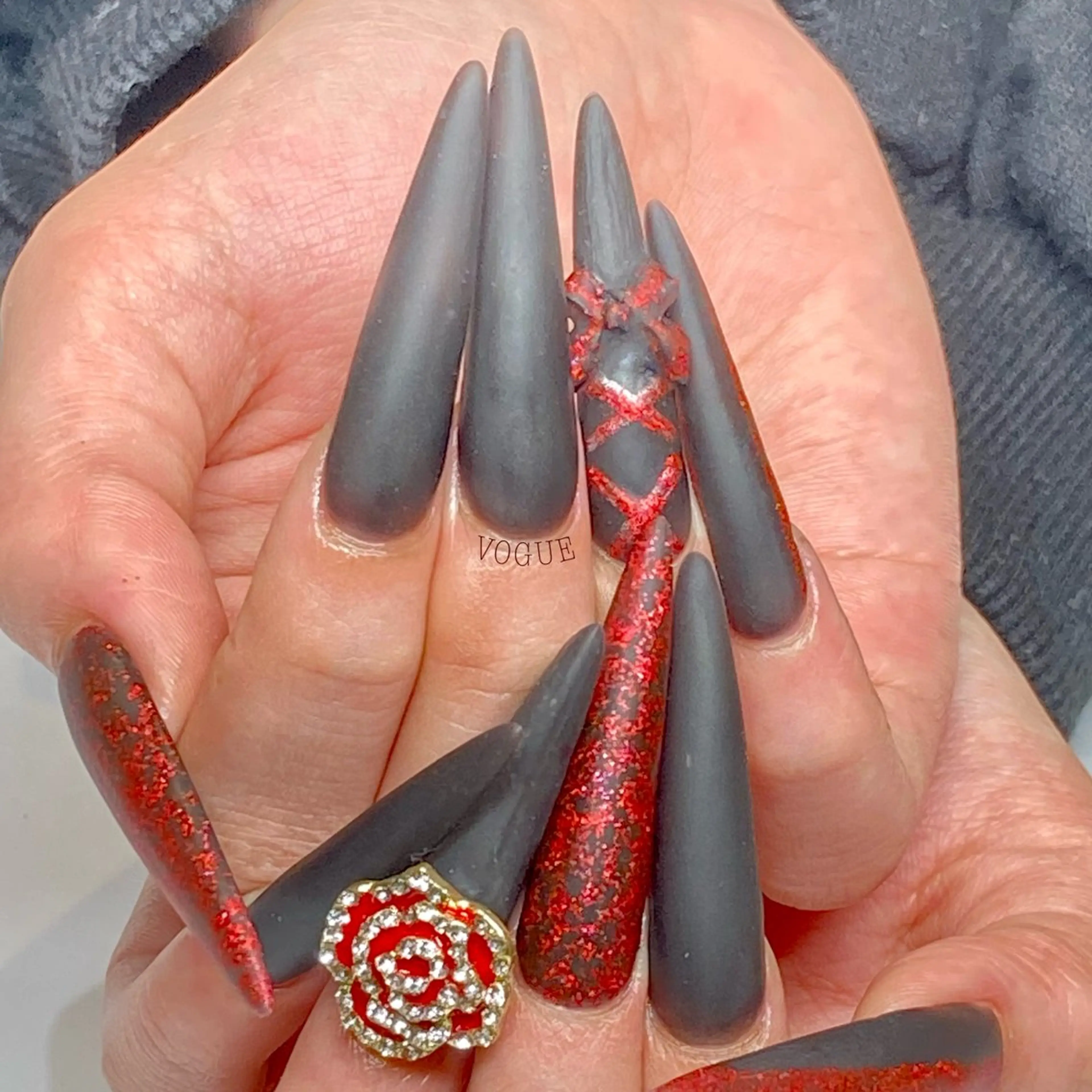 ネイル ハンドネイル VOGUE ×SWANのネイルデザイン