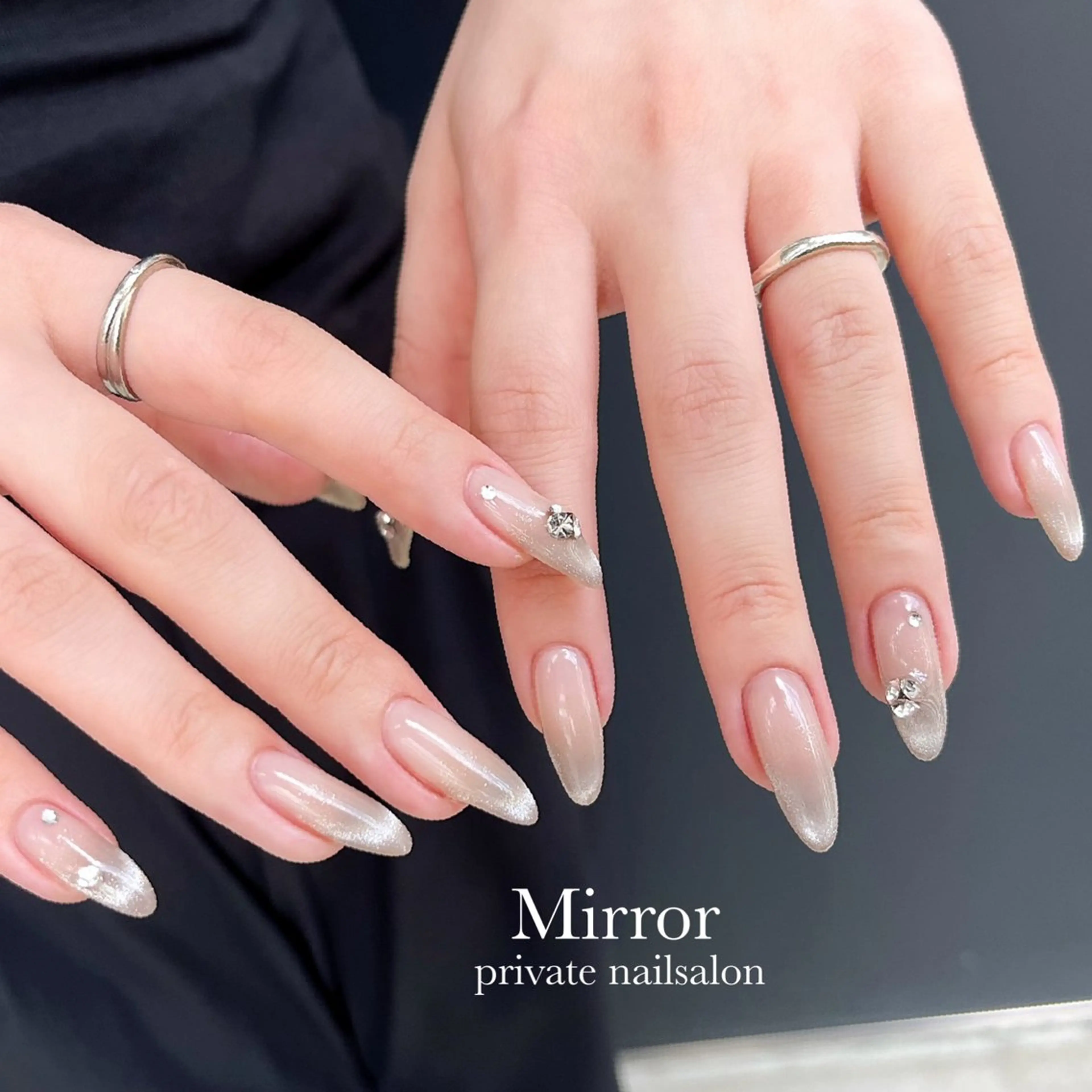 ネイル nailsalon Mirrorのネイルデザイン