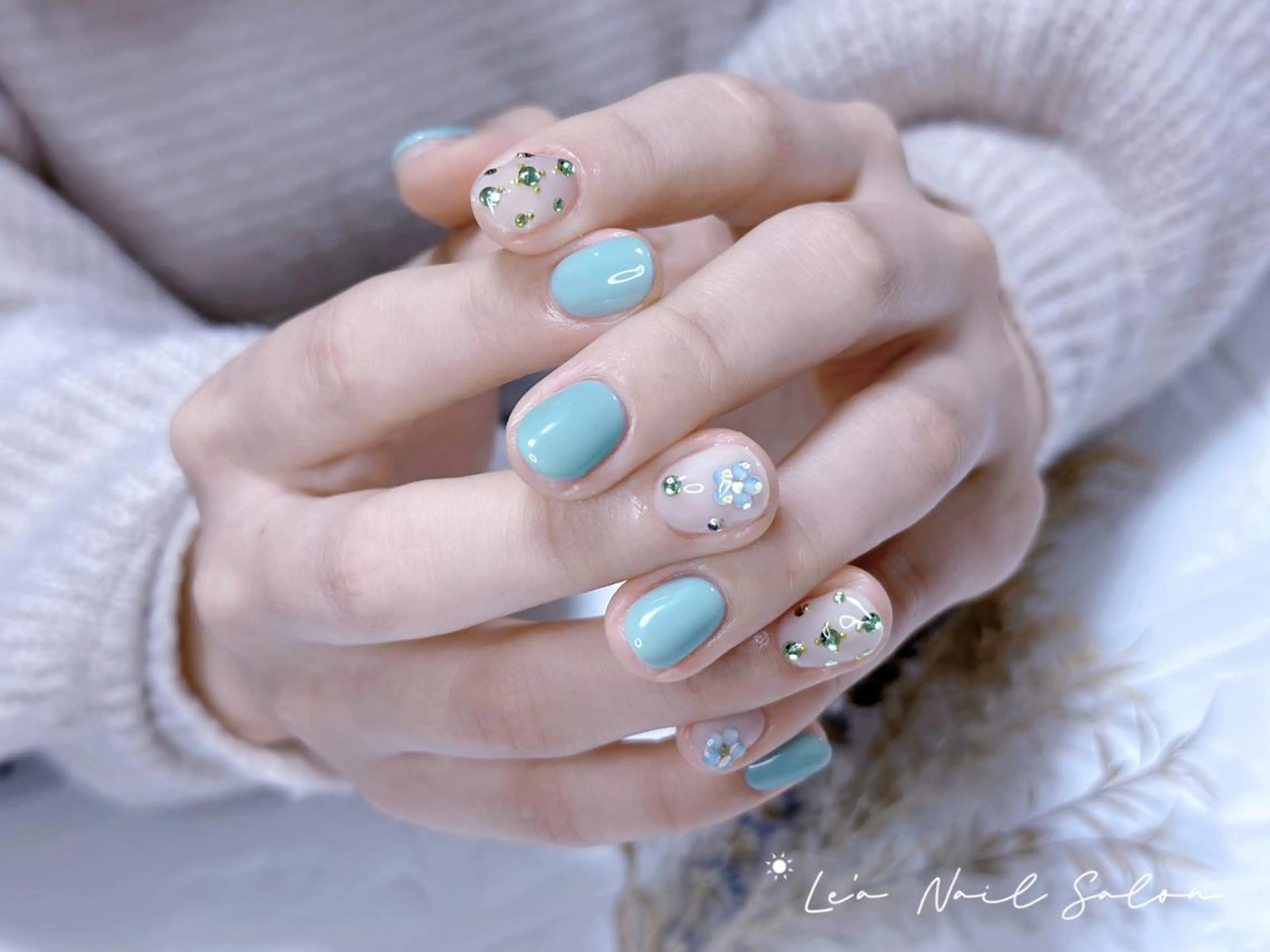 ショート カラー ネイル Lea NAILsalon所属・Le’a NailSalonのネイルデザイン