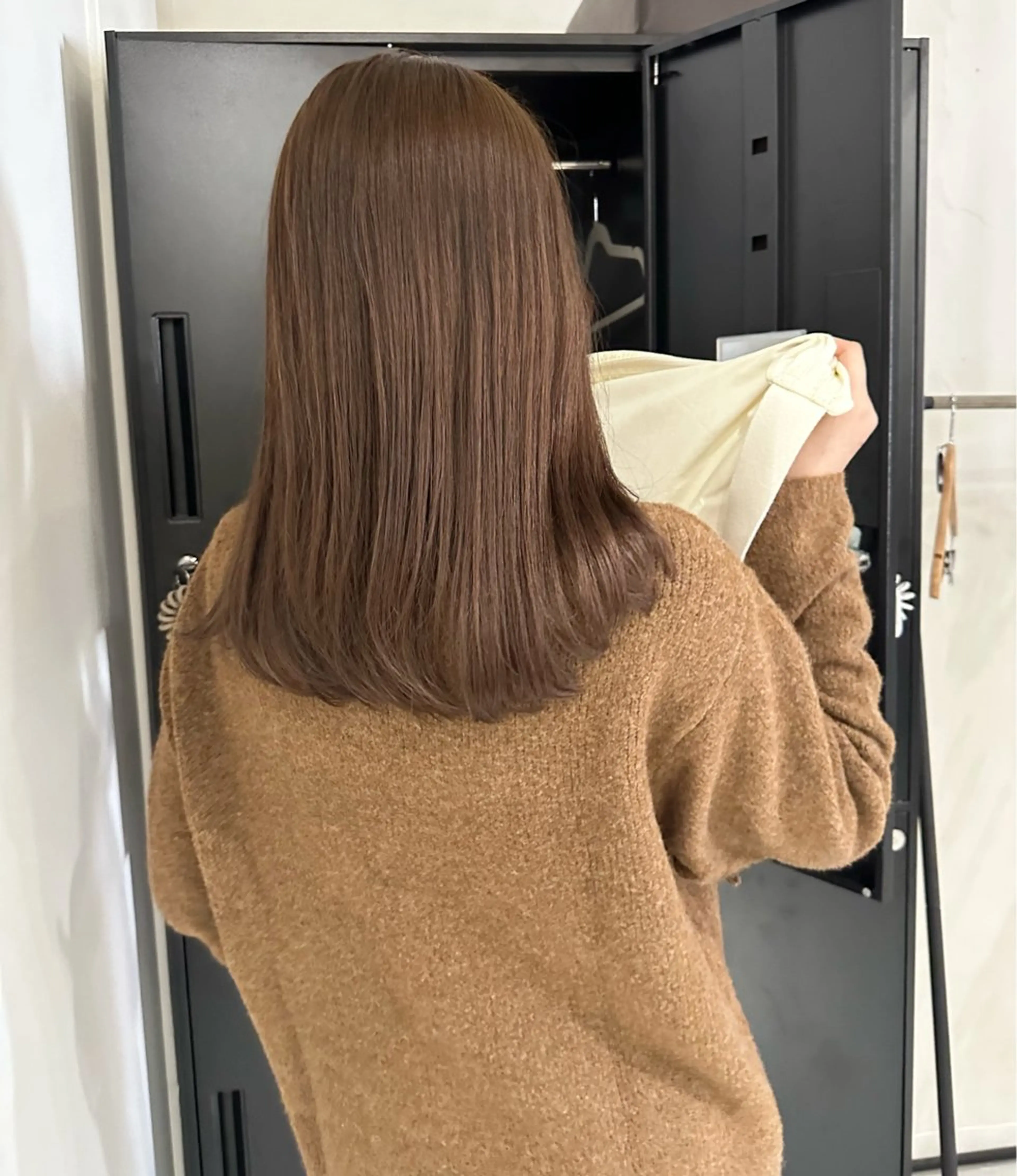 セミロング カラー ベージュカラー ブリーチ ダブルカラー ヘアカラー トリートメント Kamie 三宮のヘアスタイル