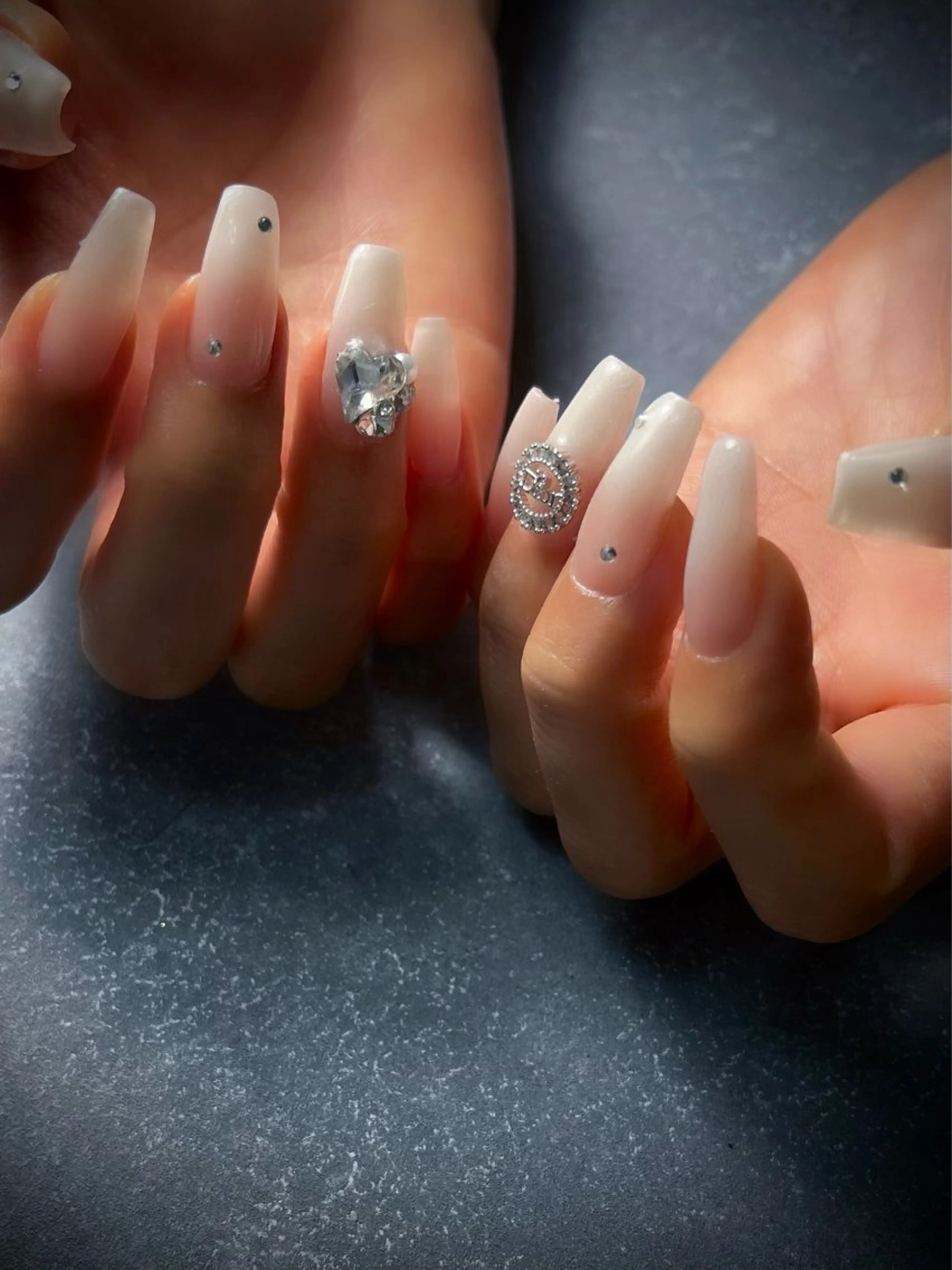 ネイル キラキラネイル マグネットネイル ワンカラーネイル スカルプネイル ワンホンネイル nine.🦋 YUKOのネイルデザイン