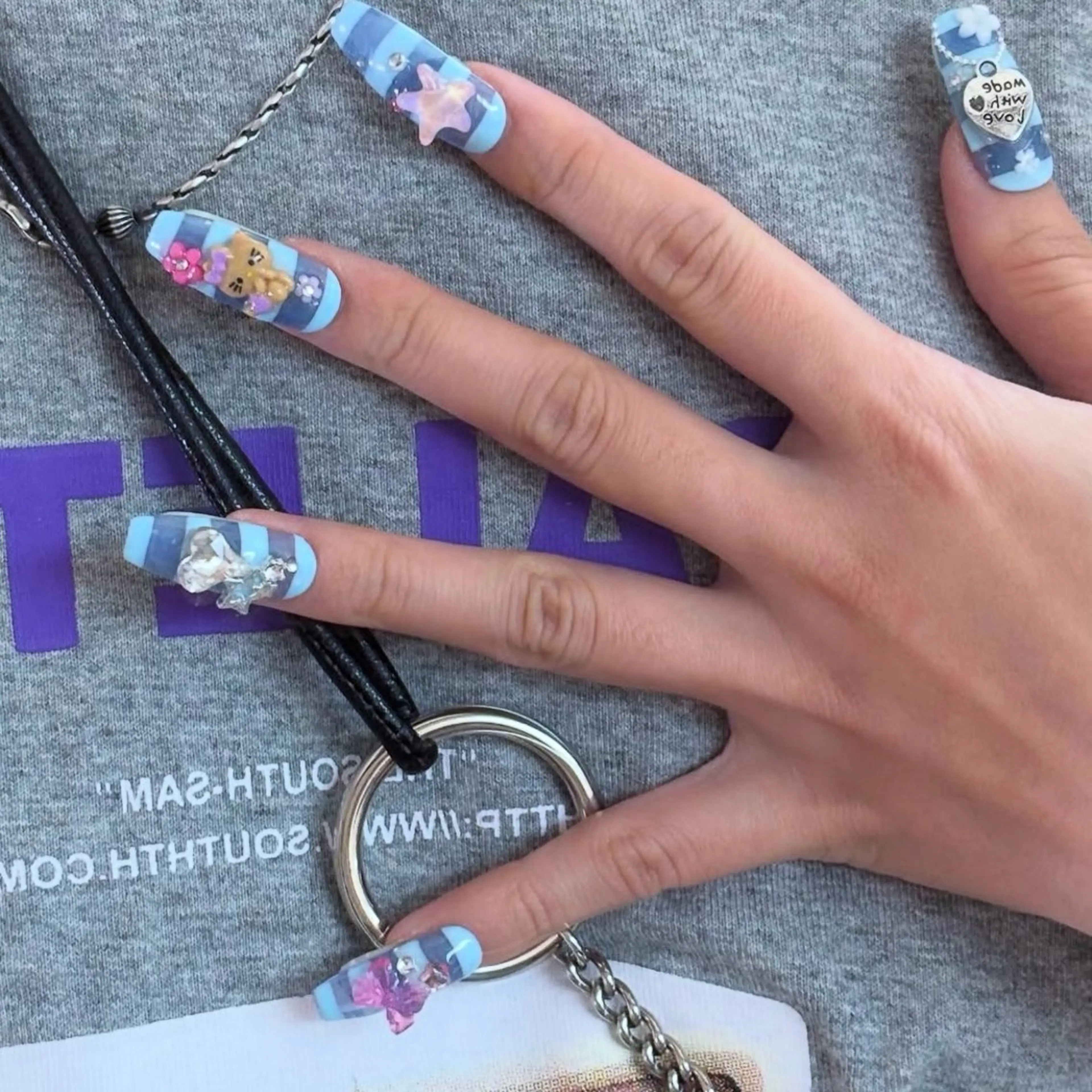 🩷オフ・ケア込み🩷6本アート🩷お爪に優しいフィルイン変更無料✨の写真