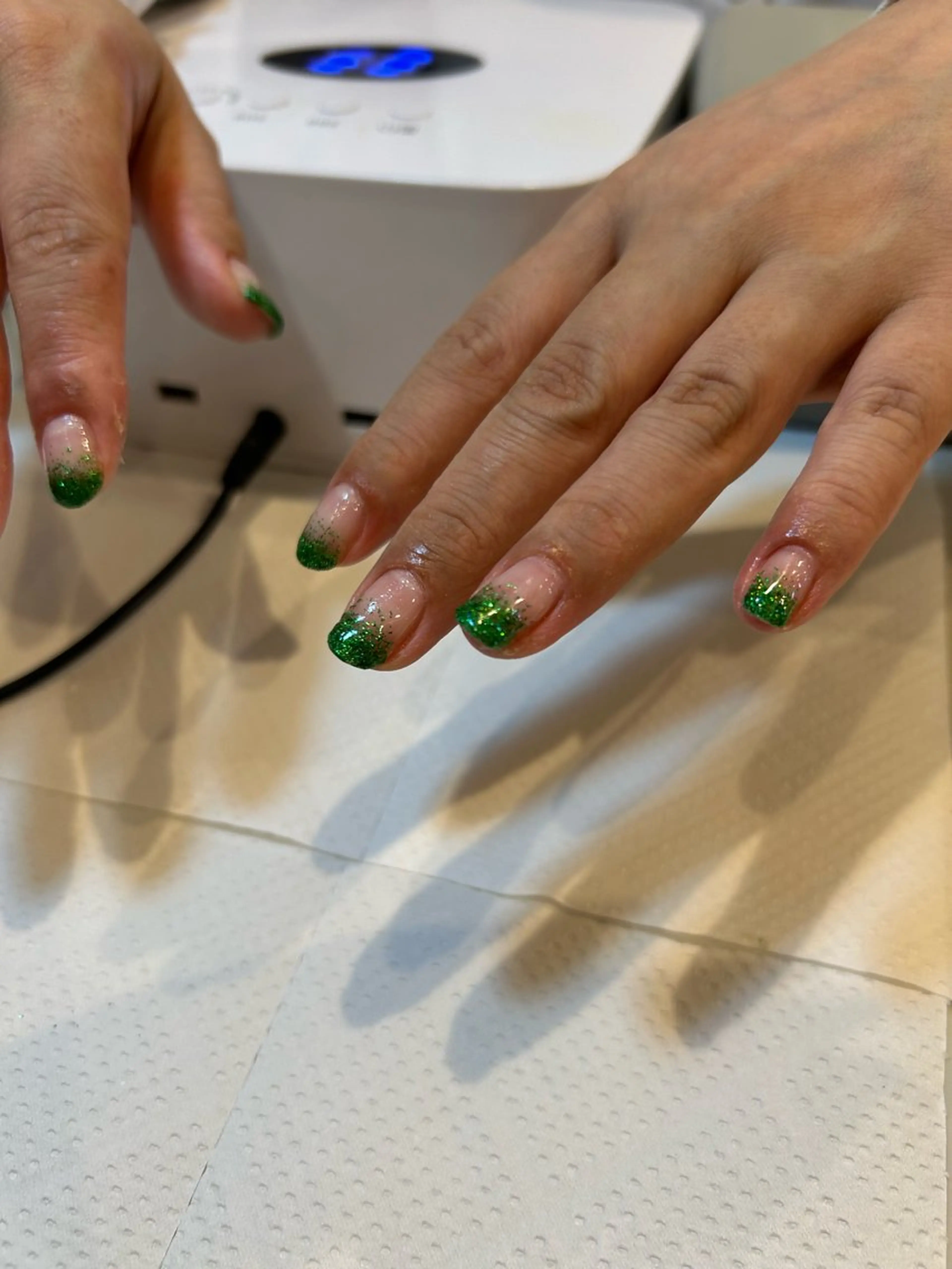 ネイル グラデーション グリーン ラメ(グリッター) ラメグラデーション 梅野 直子 うねるま所属のネイルデザイン
