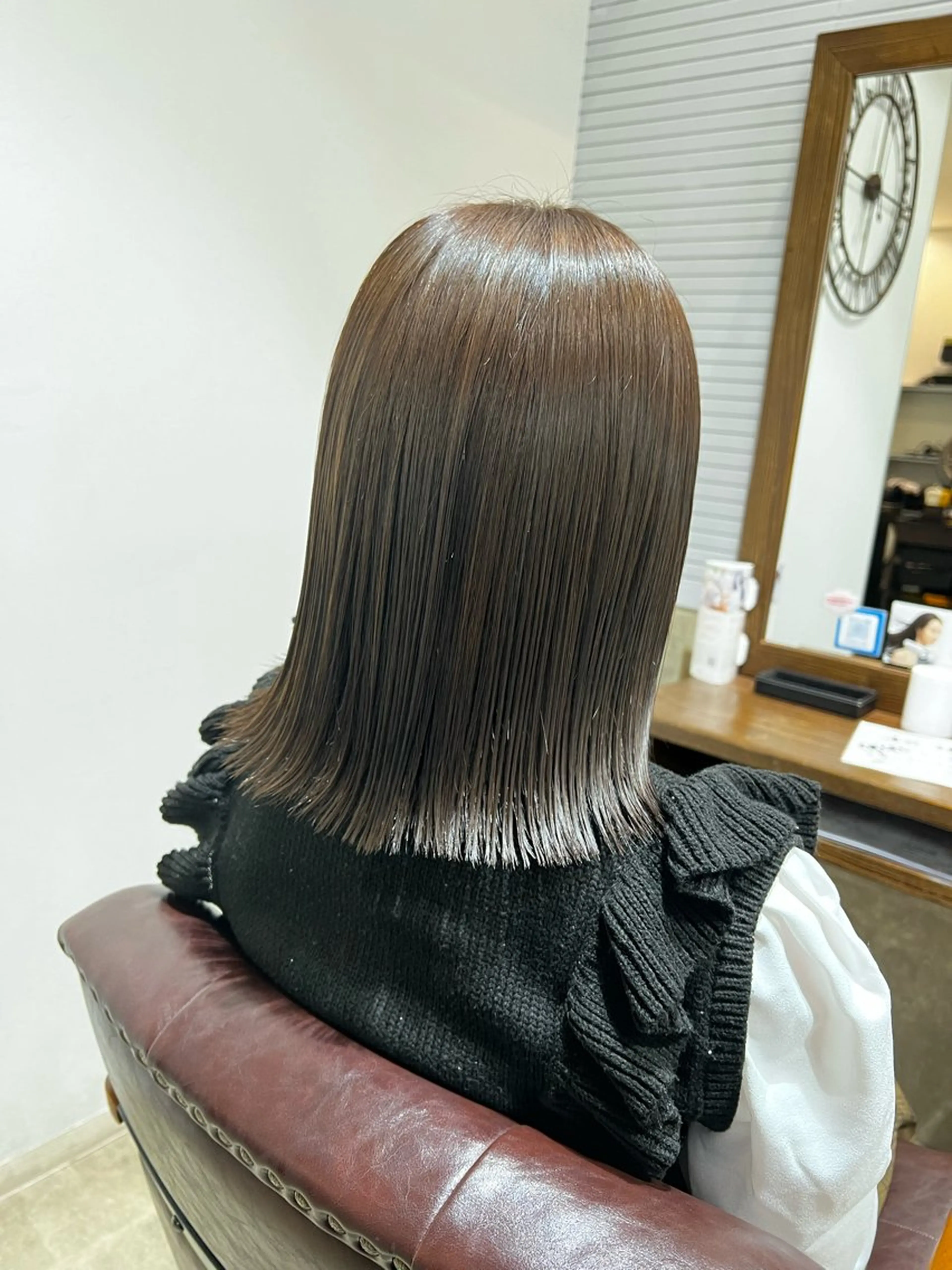 ミディアム 外ハネヘア ビラデルソルmaRe所属・山口 莉々香のヘアスタイル