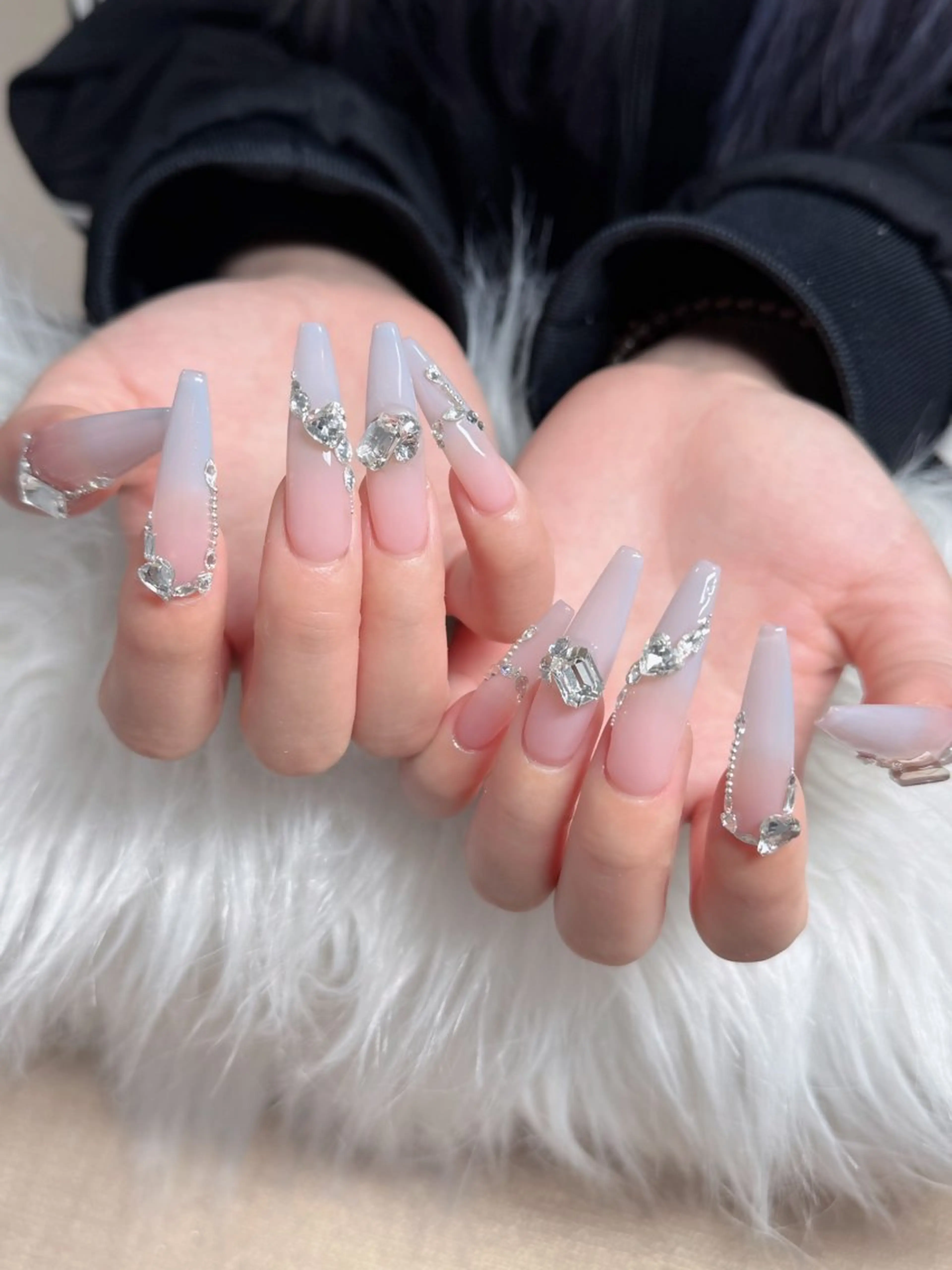 ネイル オーロラネイル フレンチネイル ジェルネイル ハロウィン キラキラネイル ハンドネイル H.baby Nail Salonのネイルデザイン