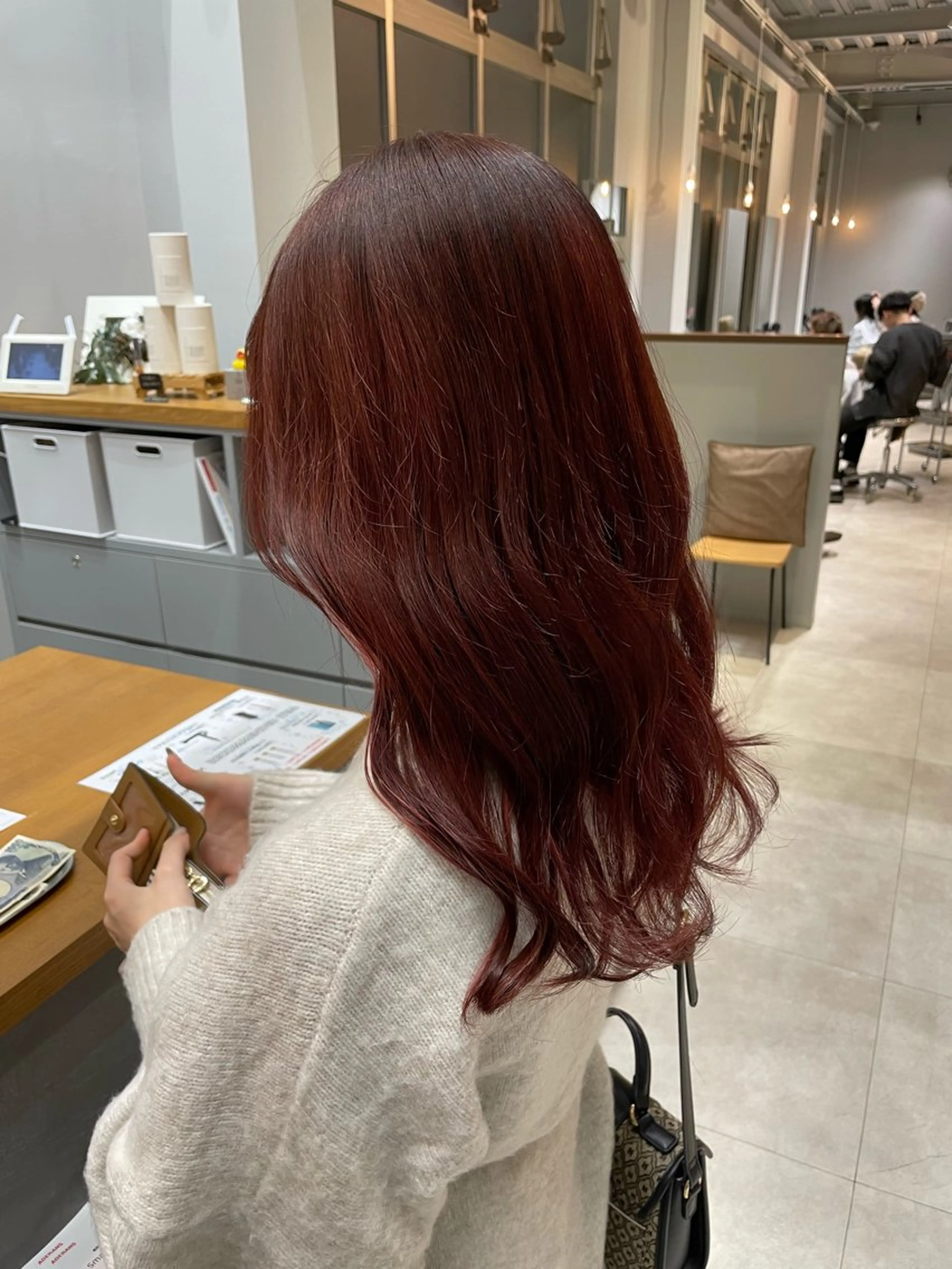 ロング カラー カット ヘアカラー エマ ピボット 中川店所属・富原崇太/切りっぱな しボブ/透明感カラーのヘアスタイル