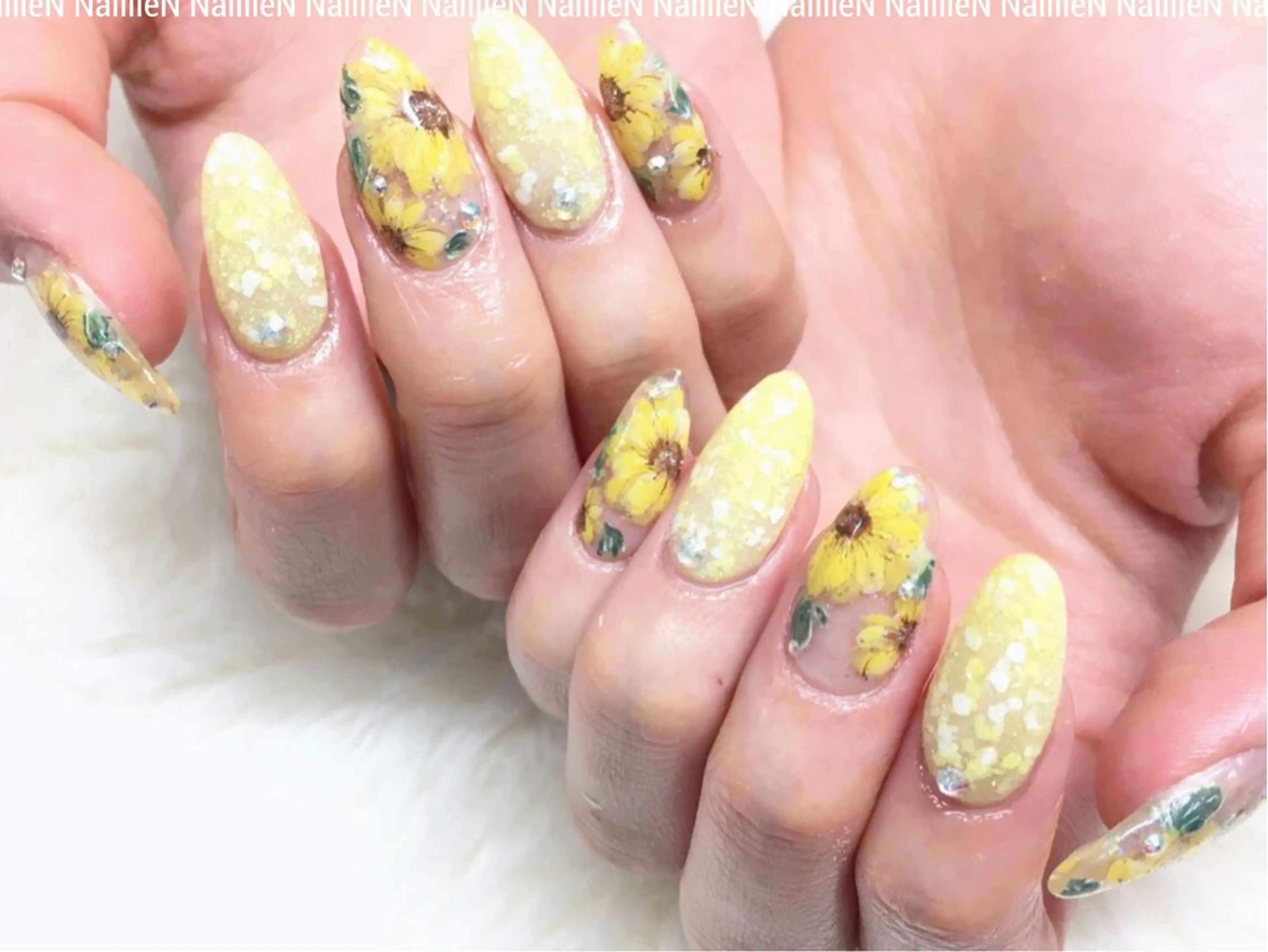 ネイル フラワーネイル 黄色 Nail lieNのネイルデザイン