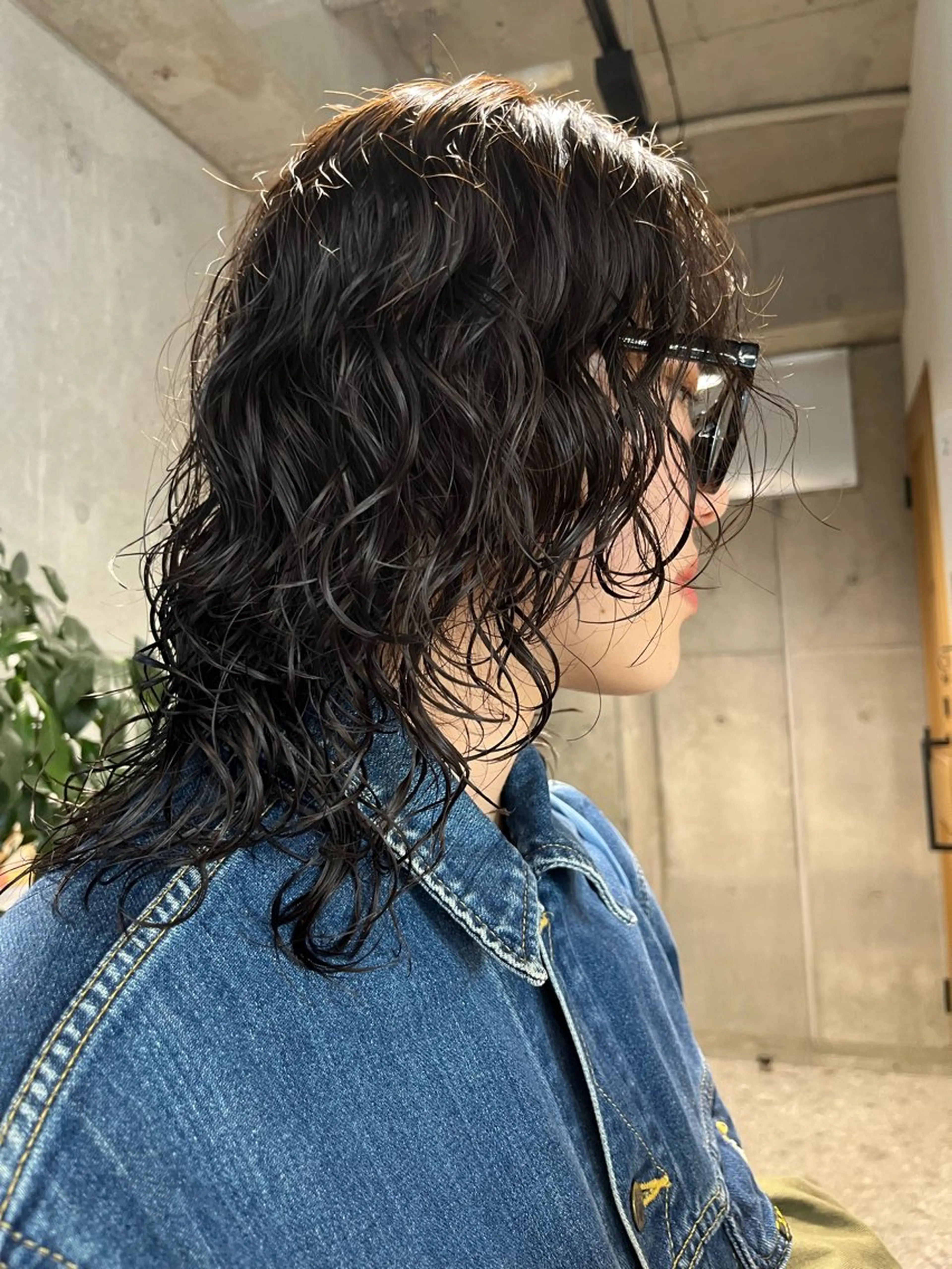 ミディアム カラー パーマ Yahiko ハイトーンのヘアスタイル