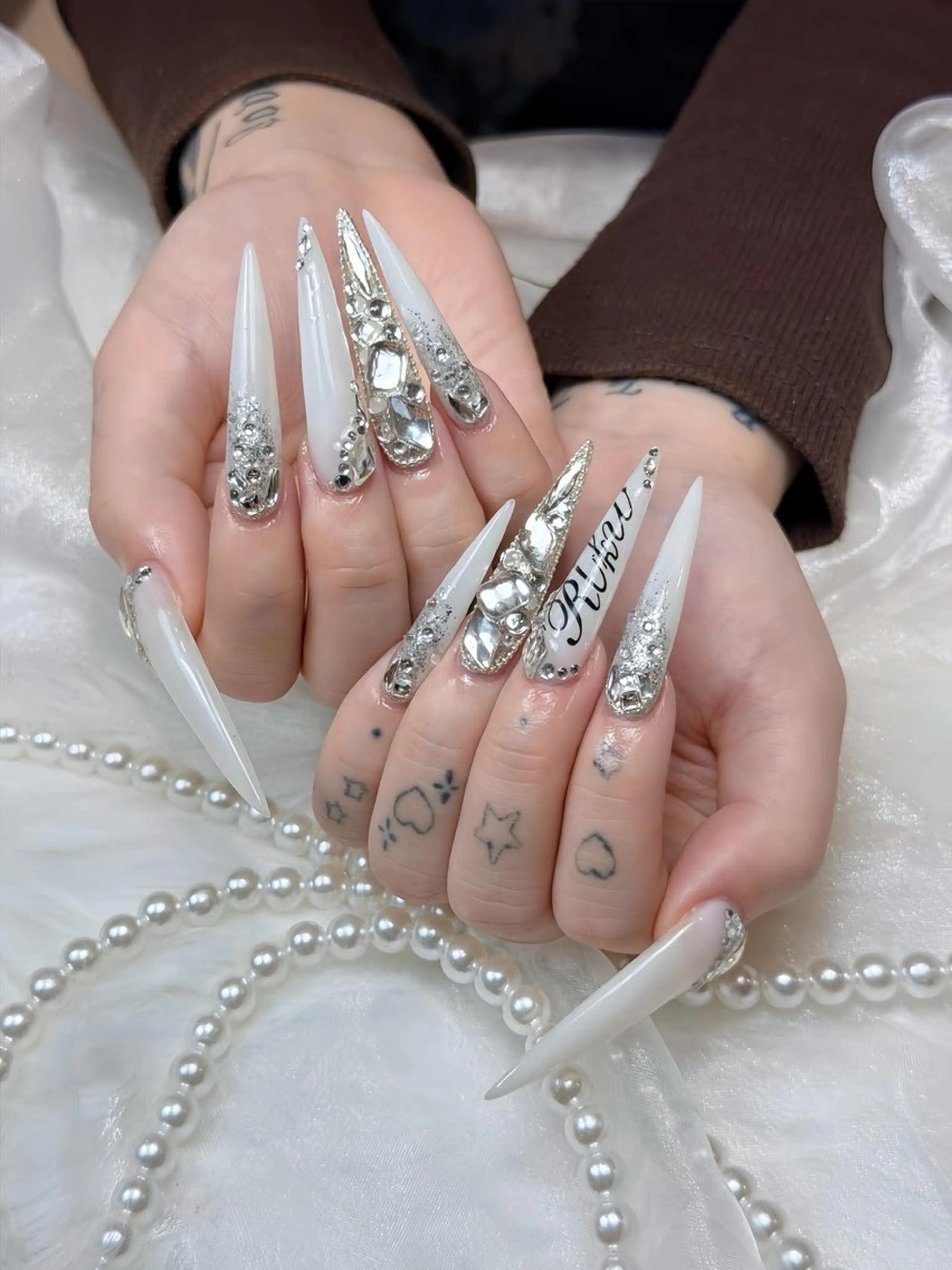 ネイル チークネイル ドット フレンチネイル グラデーション ハート ハンドネイル Julli NailStudioのネイルデザイン