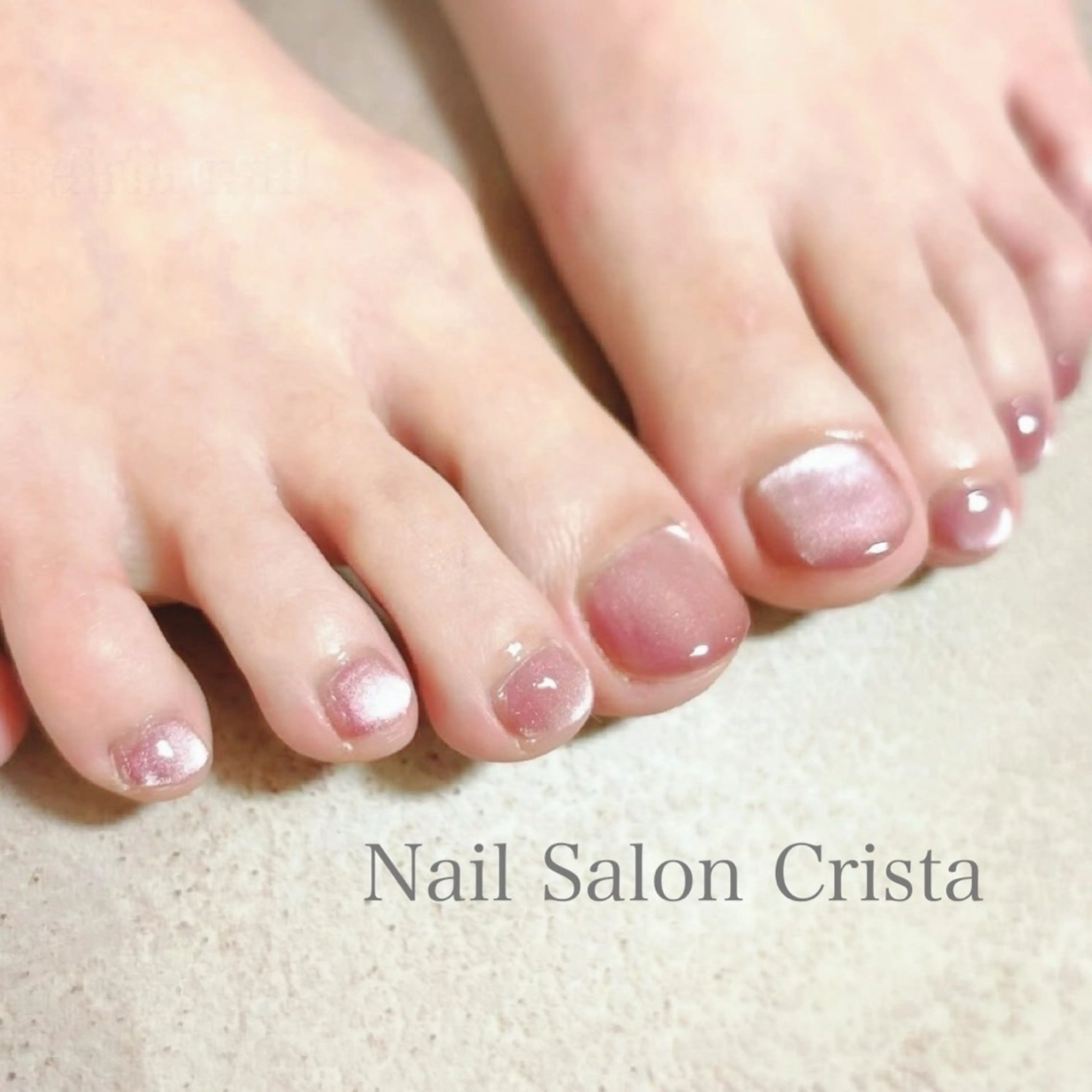 ネイル フットネイル ジェルネイル マグネットネイル オフィスネイル ワンカラーネイル フットネイル NAILSALON CRISTA所属・🤍CRISTA yui🤍のネイルデザイン