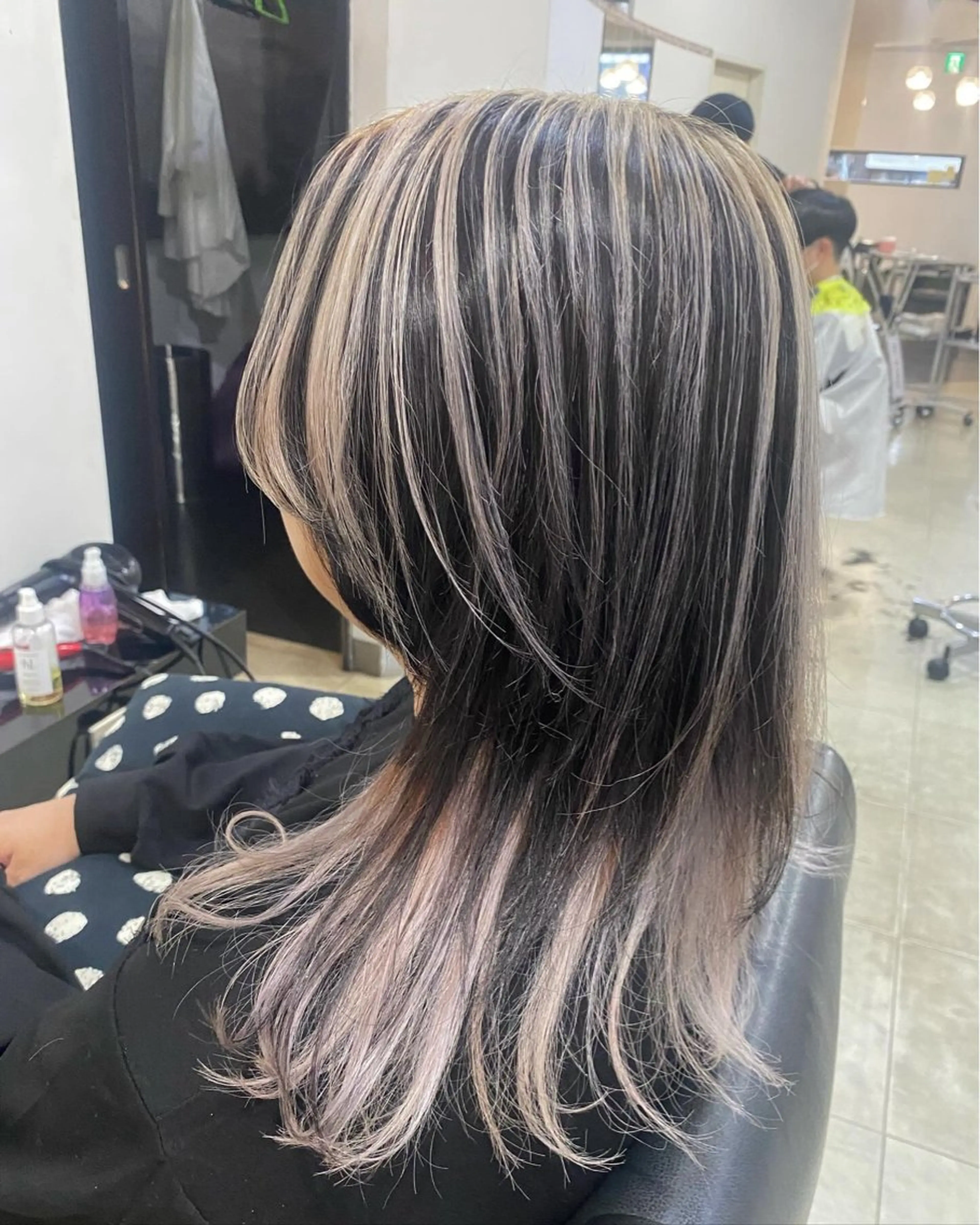 ミディアム カラー ヘアアレンジ バレイヤージュ レイヤーカット DISCOHAIRsanc（ルジャルダン町田）所属・烏山 達也のヘアスタイル