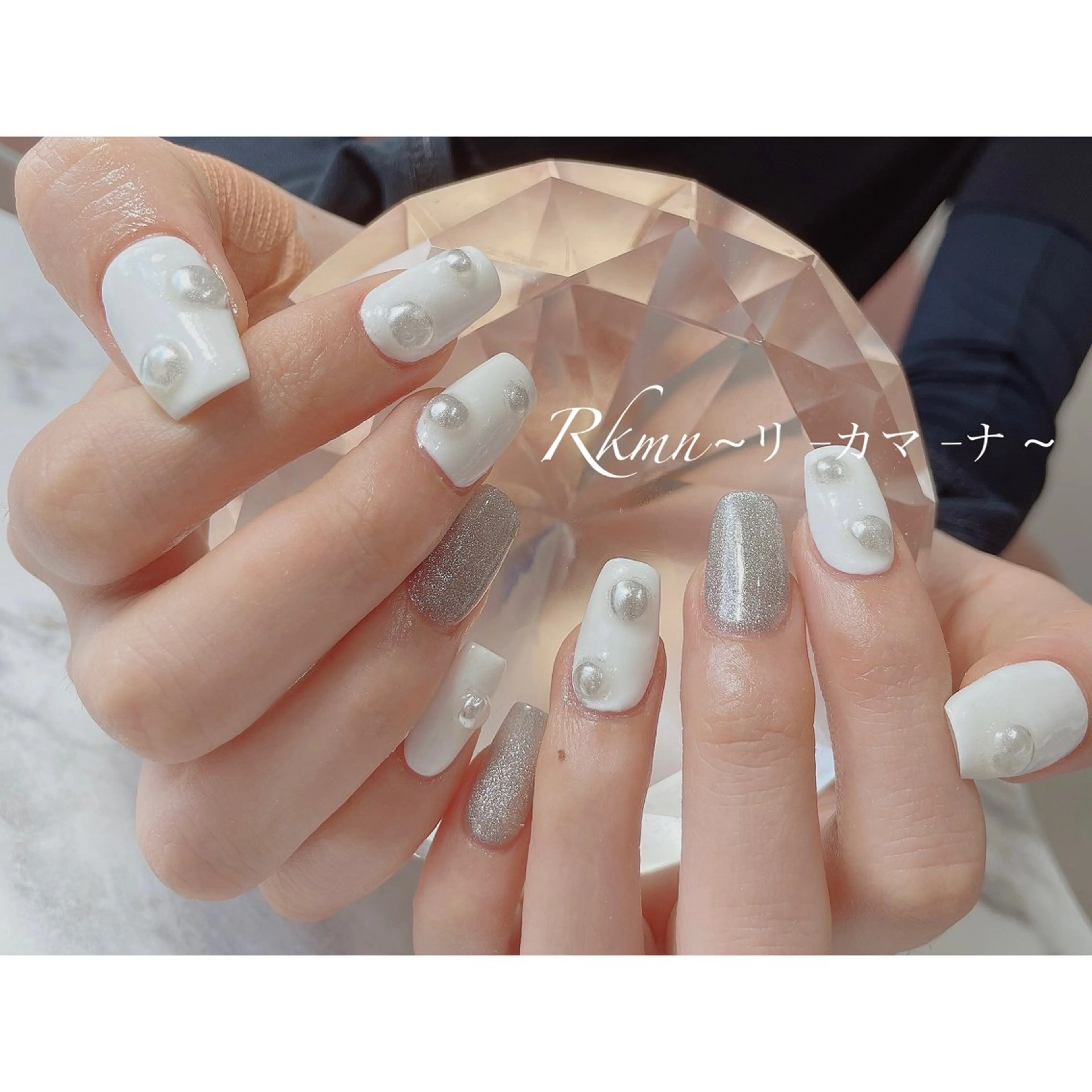 ネイル アートネイル ミラーネイル ぷっくりネイル シルバー 春ネイル ハンドネイル フットネイル ハンドケア Rkmn ~リ-カマ-ナ~のネイルデザイン