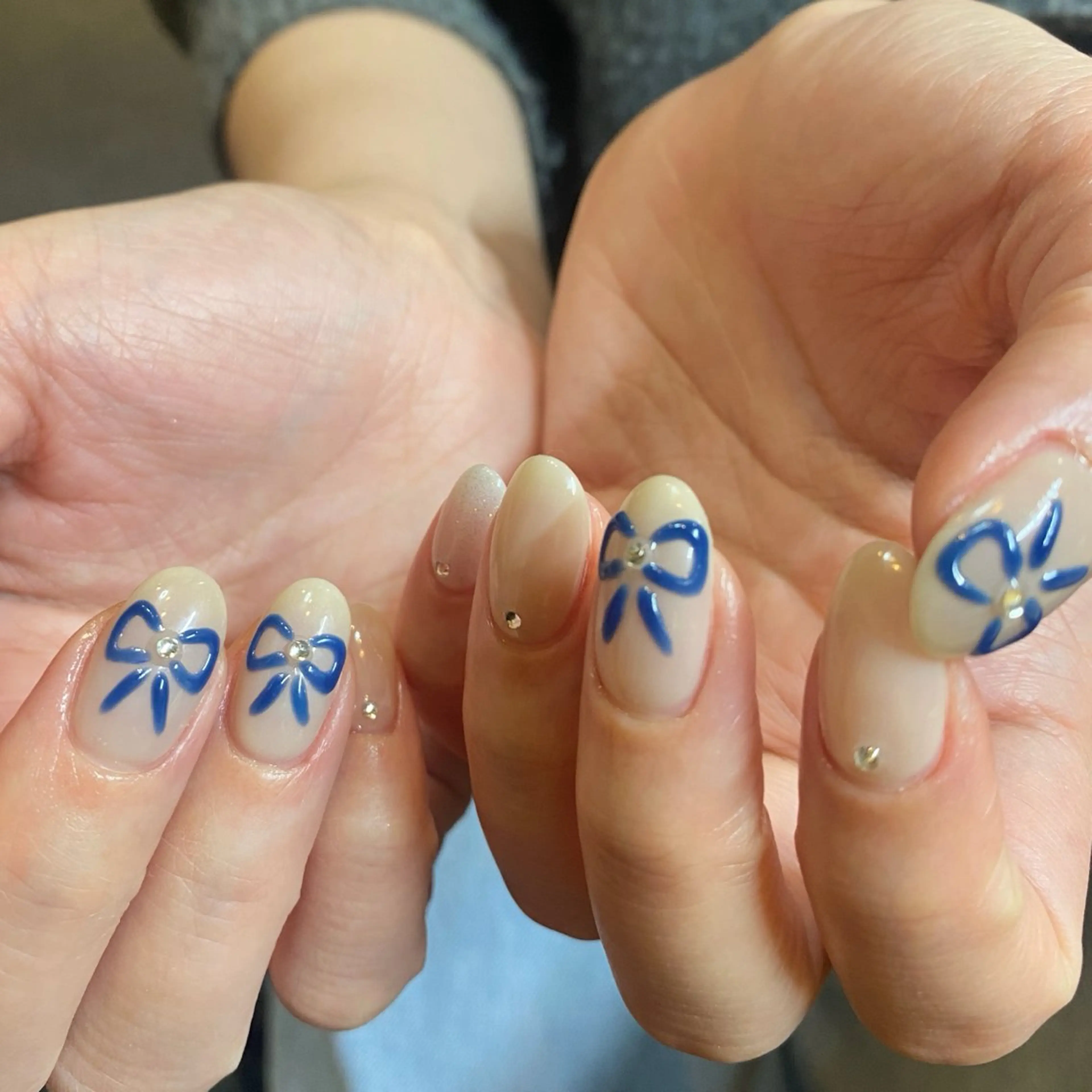 ネイル ハンドネイル ハンドケア 🎀NAIL🎀 AI🪄︎︎◝✩のネイルデザイン