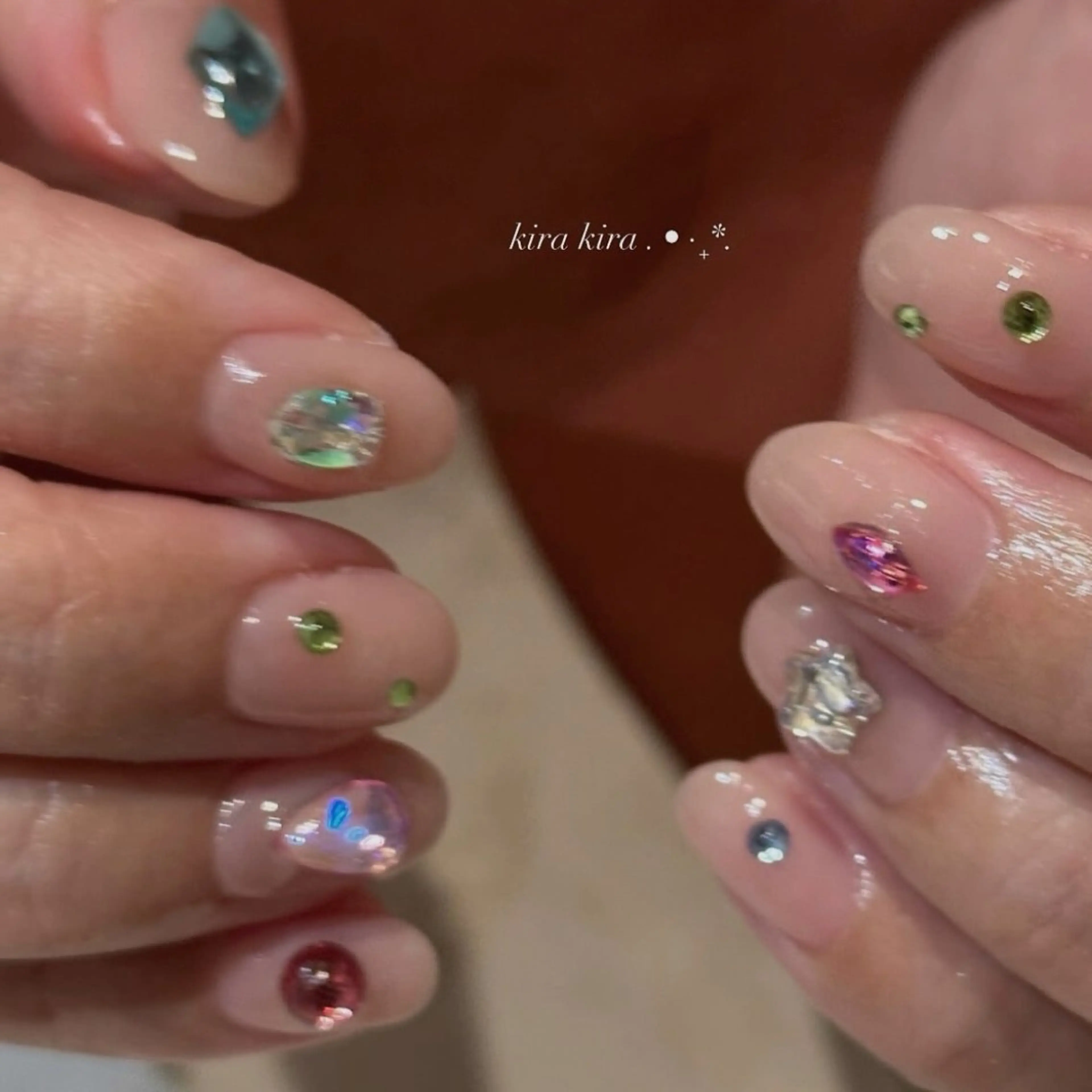 ネイル キラキラネイル マグネットネイル ニュアンスネイル ストーンネイル ワンホンネイル talo .のネイルデザイン