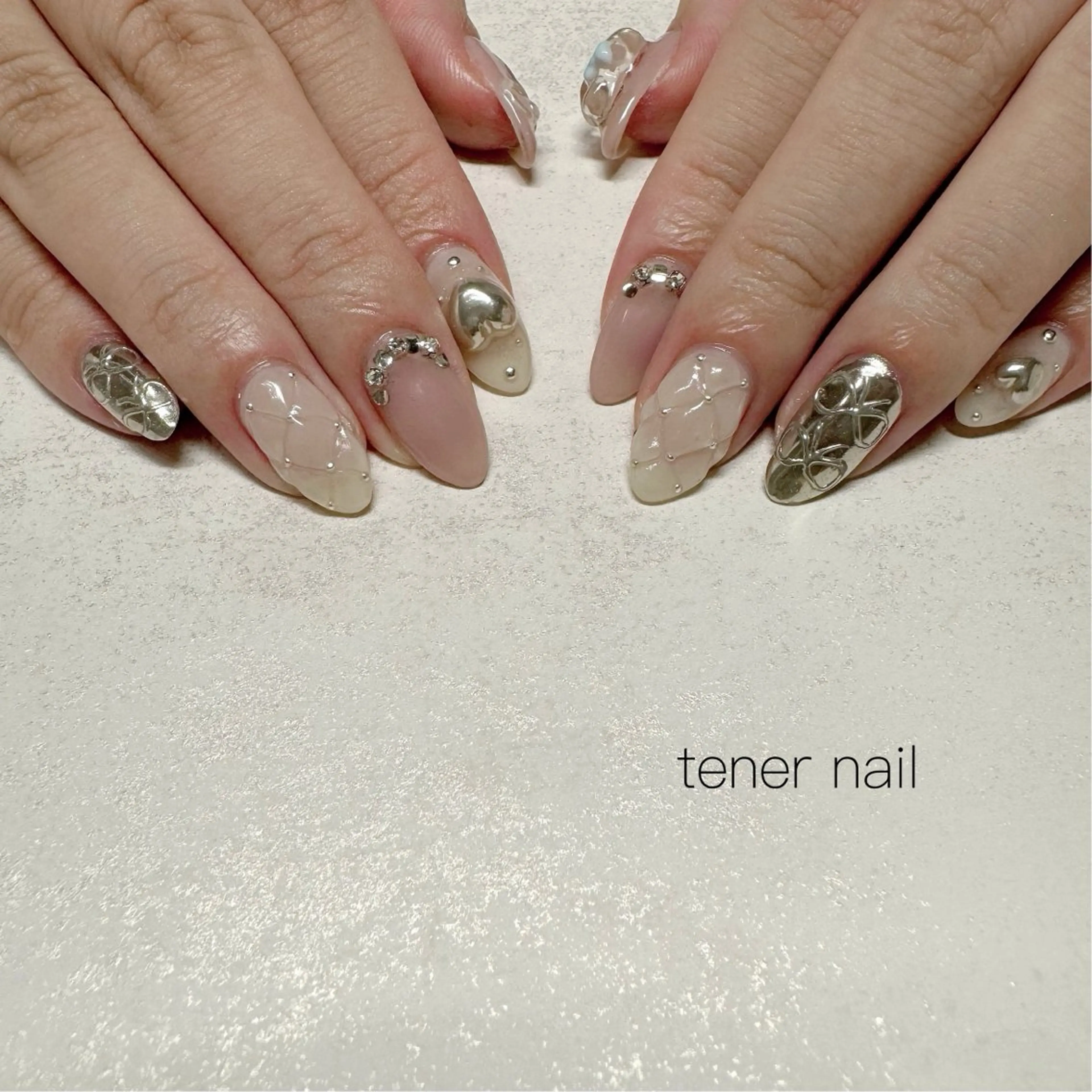 ネイル アートネイル シルバー ハンドネイル tener  nail  テネルネイル所属・テネルネイル tener nailのネイルデザイン