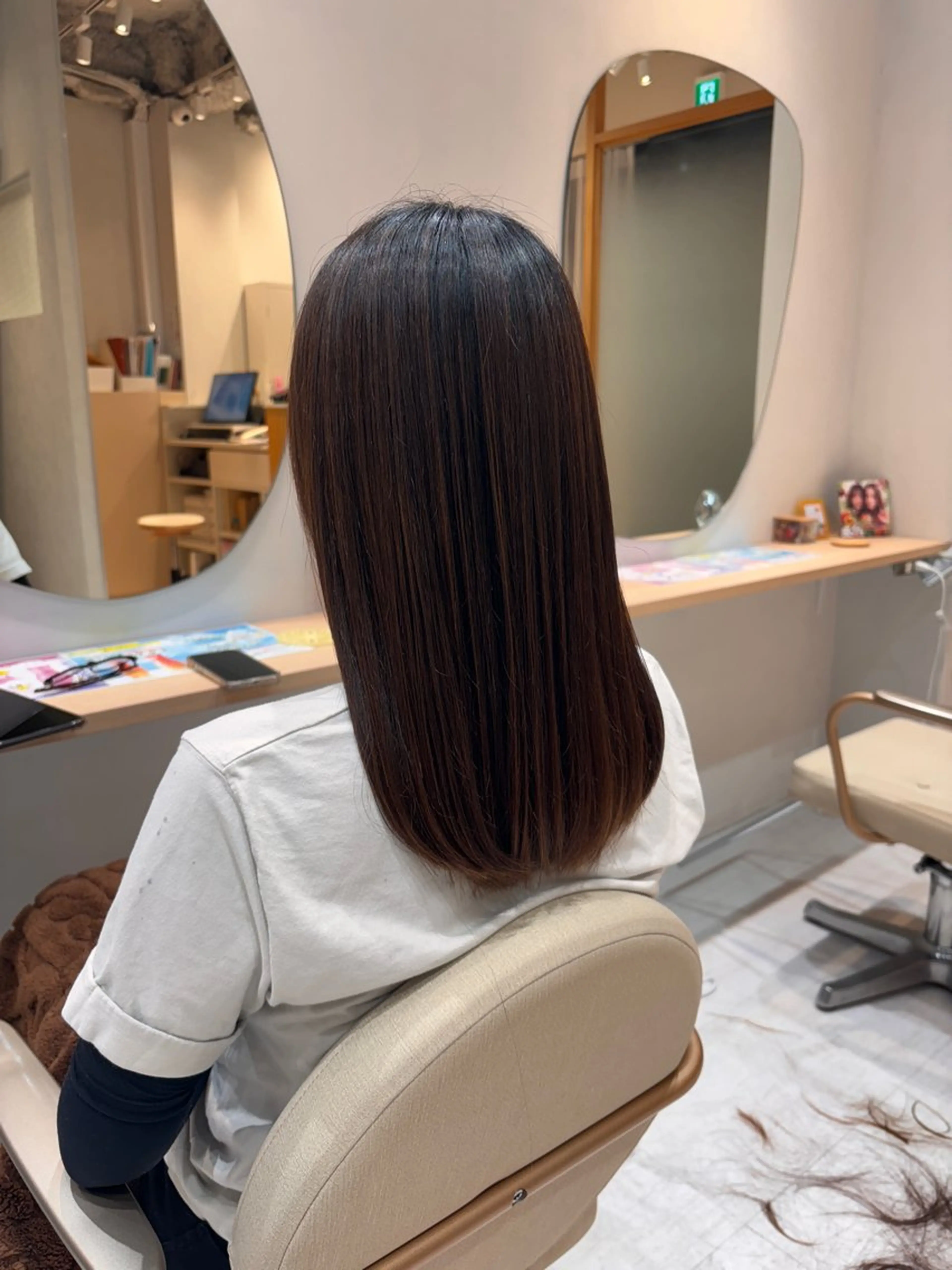 ミディアム 小林 琉花のヘアスタイル