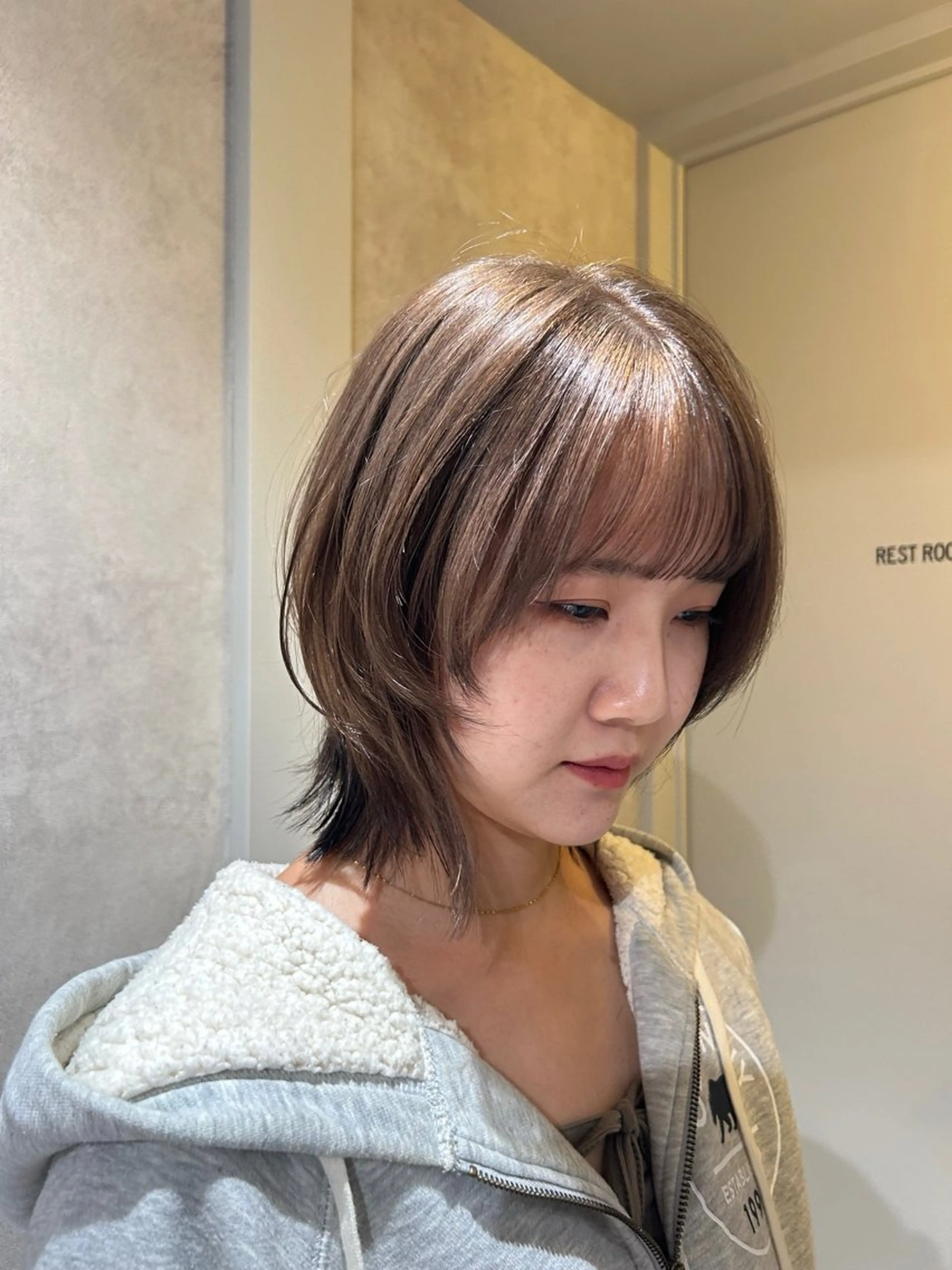 ミディアム レイヤーカット ヘアカラー ayano/パーマ/ 暖色カラーのヘアスタイル