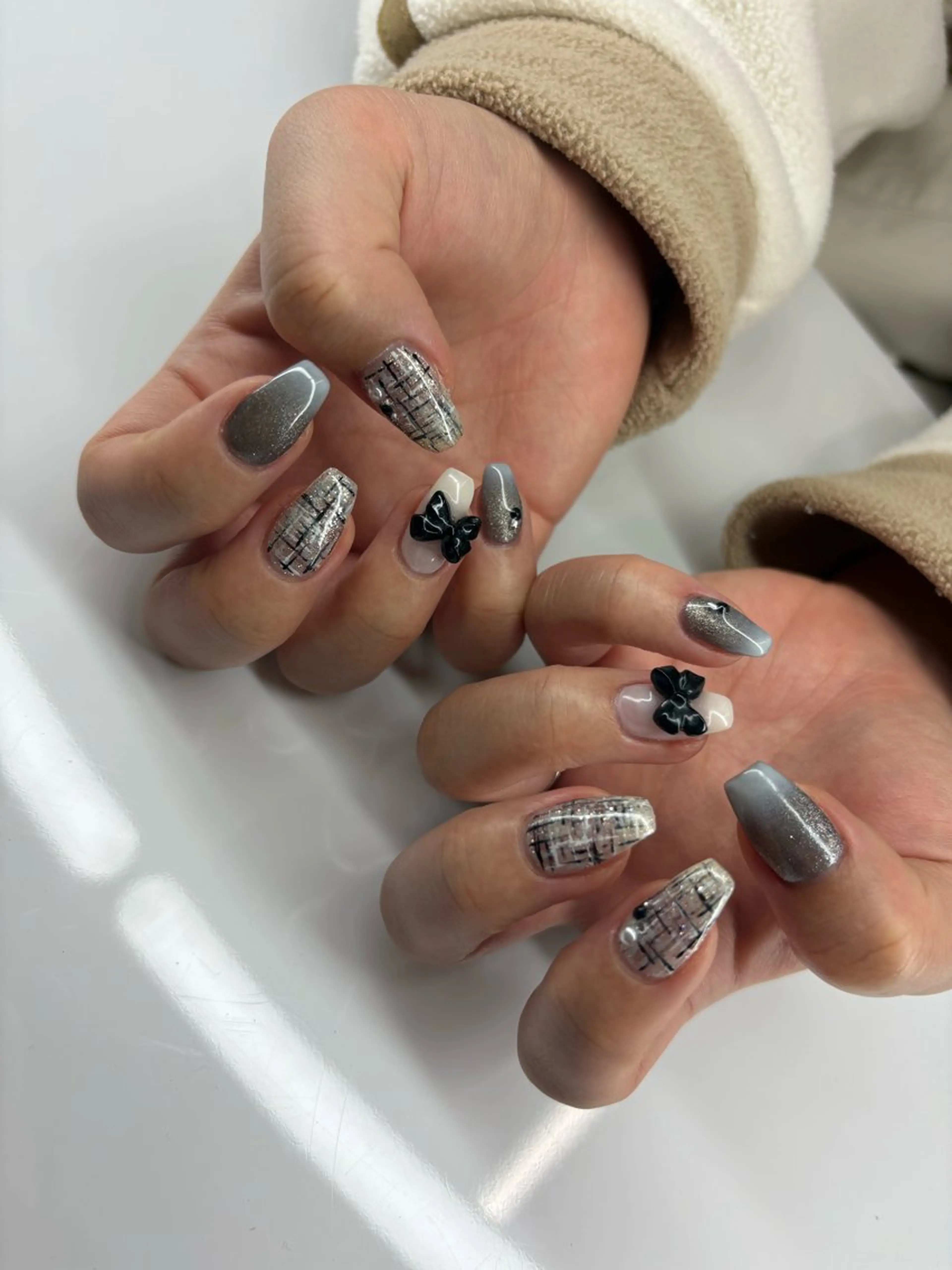ネイル リボン ツイードネイル ハンドネイル NailLife🌿 矢場町Maiアートのネイルデザイン