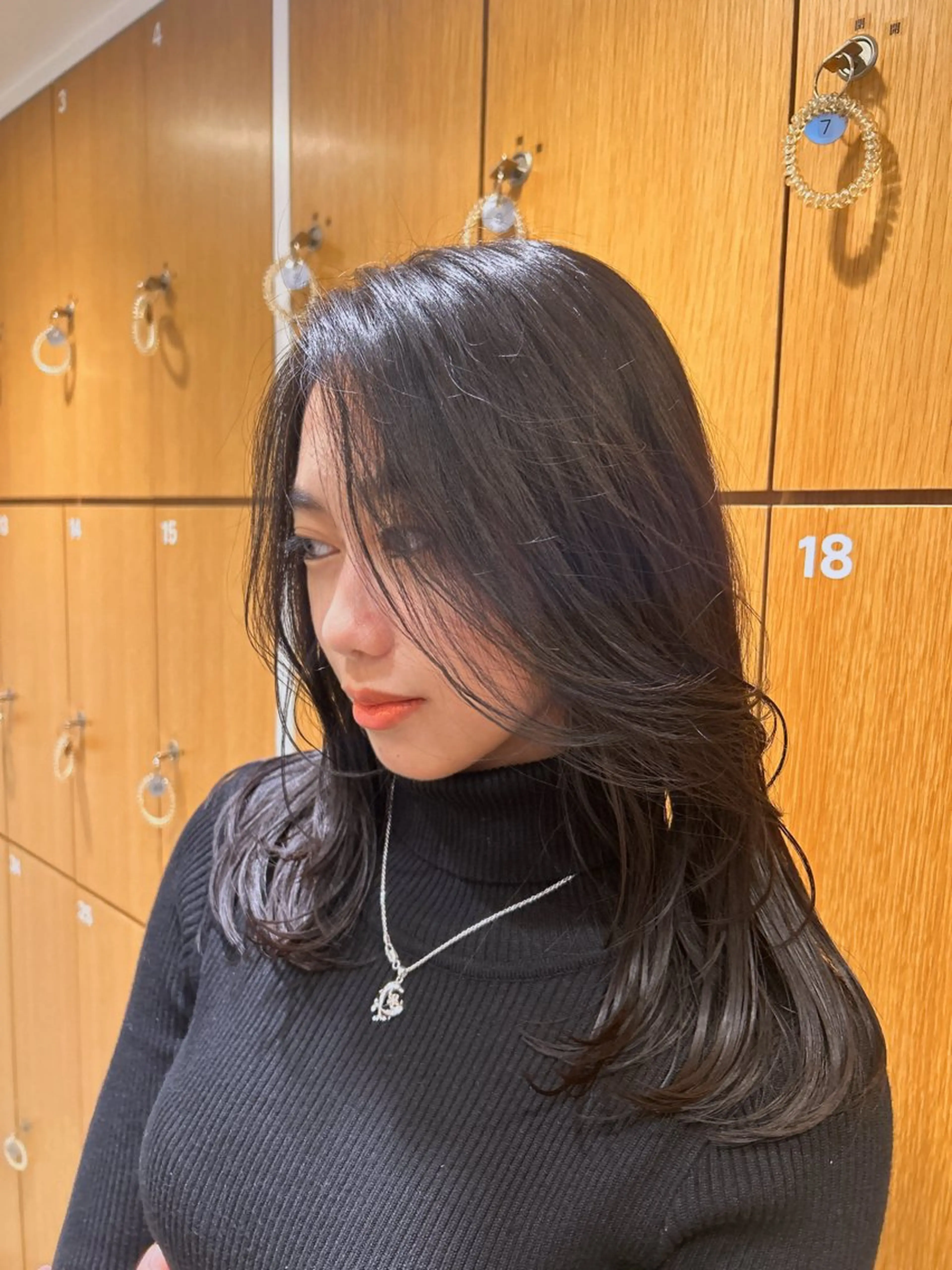 セミロング レイヤーカット 吉田 愛花のヘアスタイル