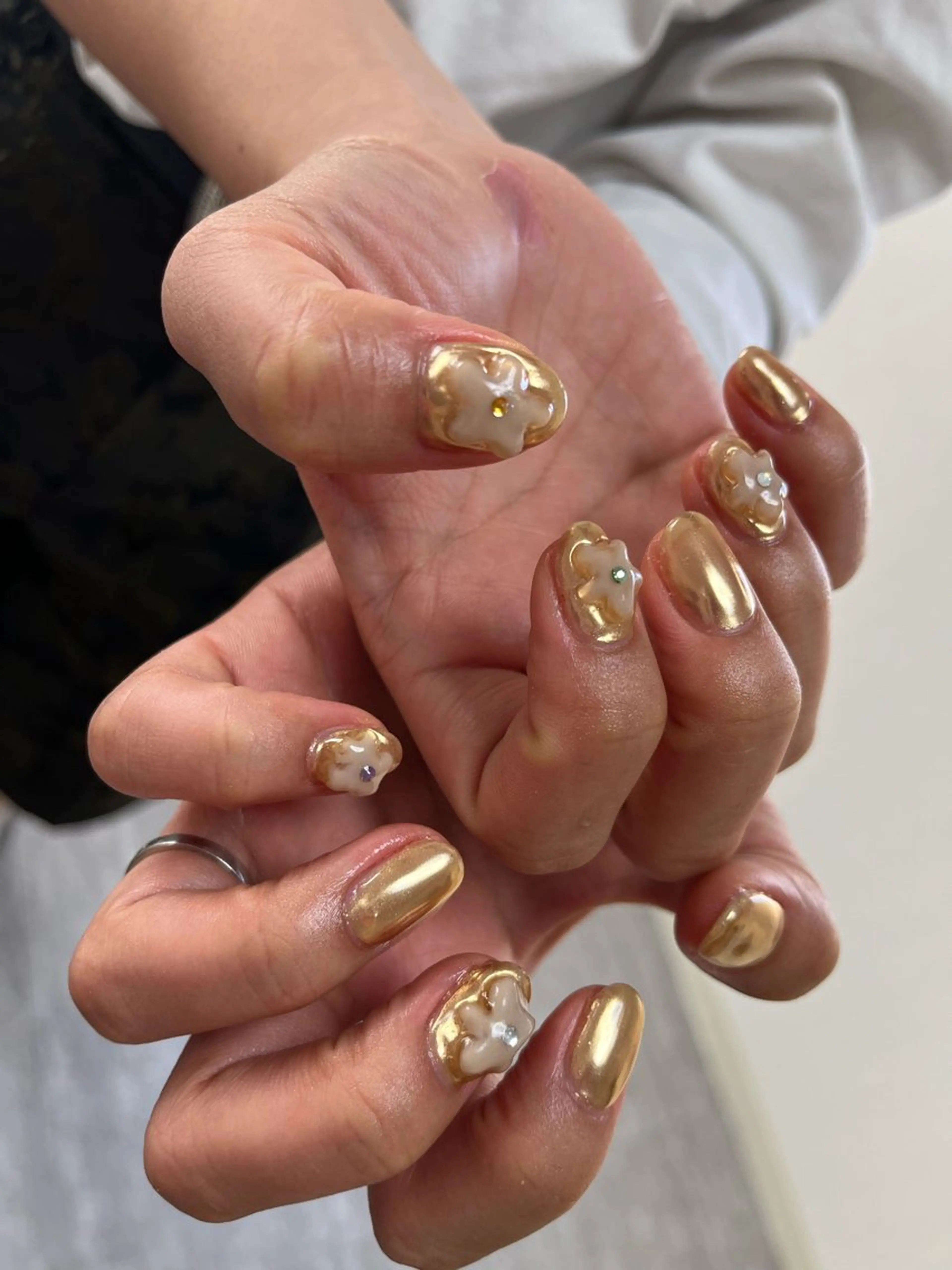 ネイル une／YUKINA 🫧大人nuanceのネイルデザイン