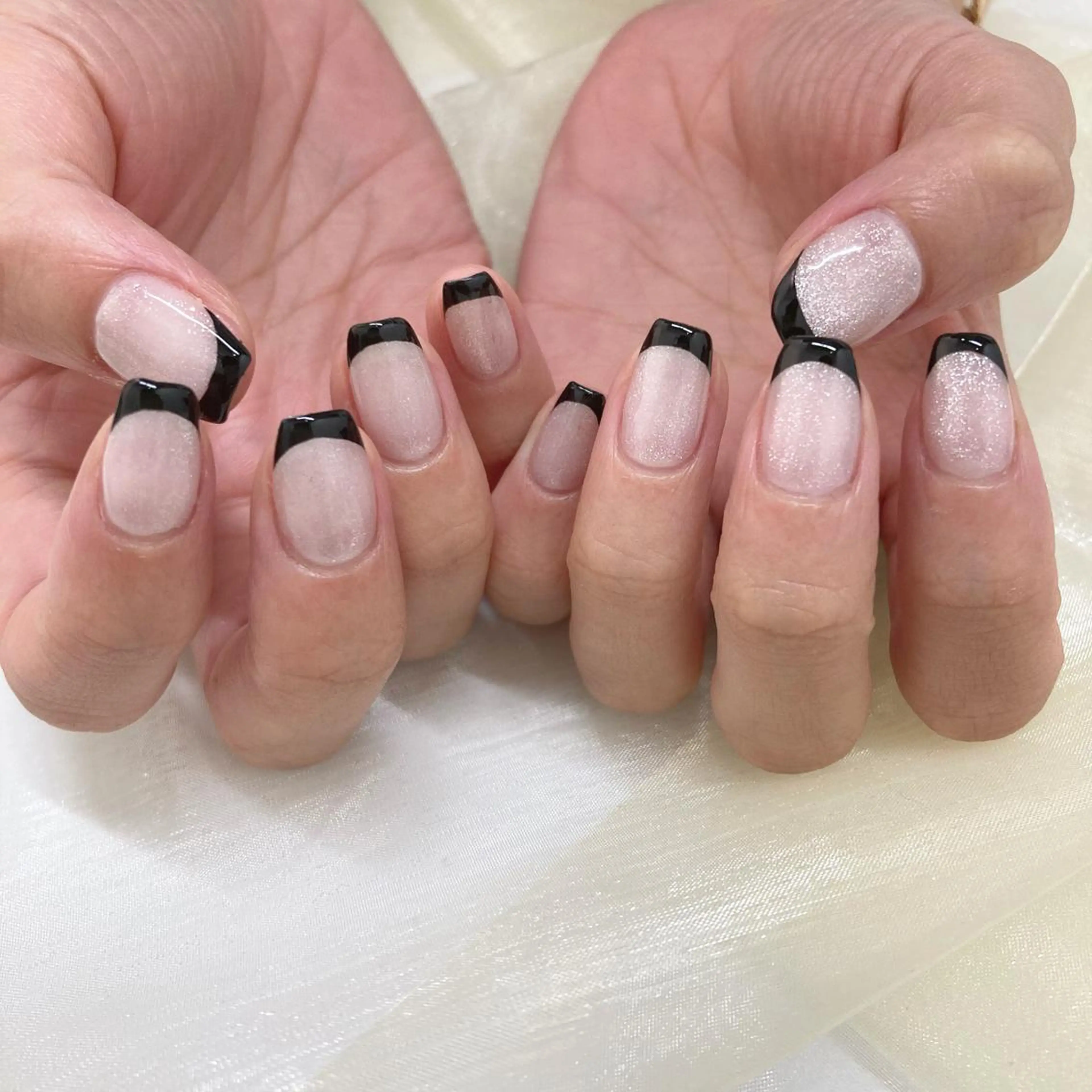 ネイル アートネイル クリアネイル フレンチネイル ジェルネイル ガーリー ハンドネイル GO TODAY SHAiRE SALON 表参道colore店所属・emmi nailのネイルデザイン