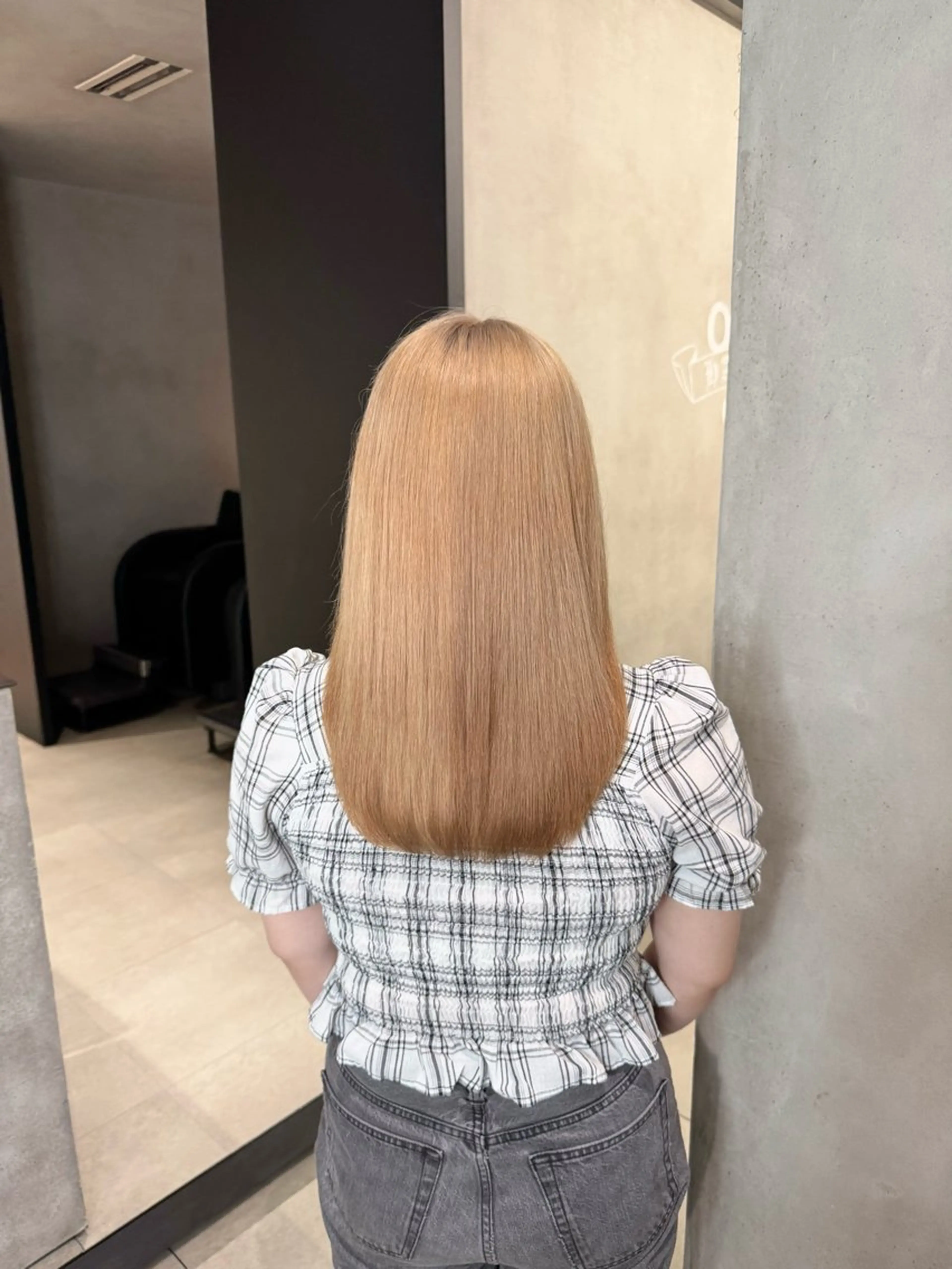 カラー 🇰🇷韓国風ハイ トーンKANA🖤のヘアスタイル