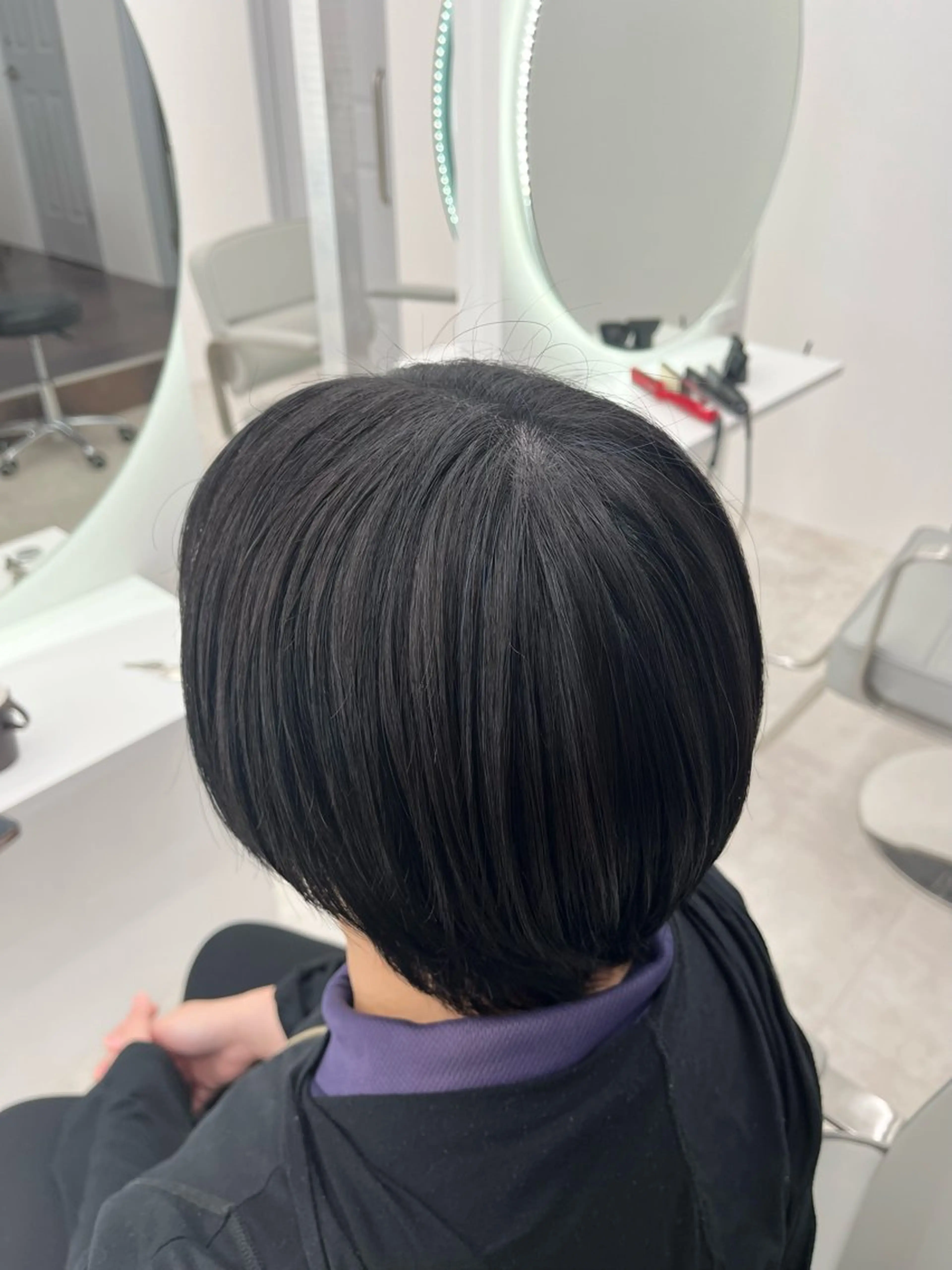 ショート カラー 黒髪 ブルーカラー ブルーブラック 透明感カラー 中山 都和のヘアスタイル