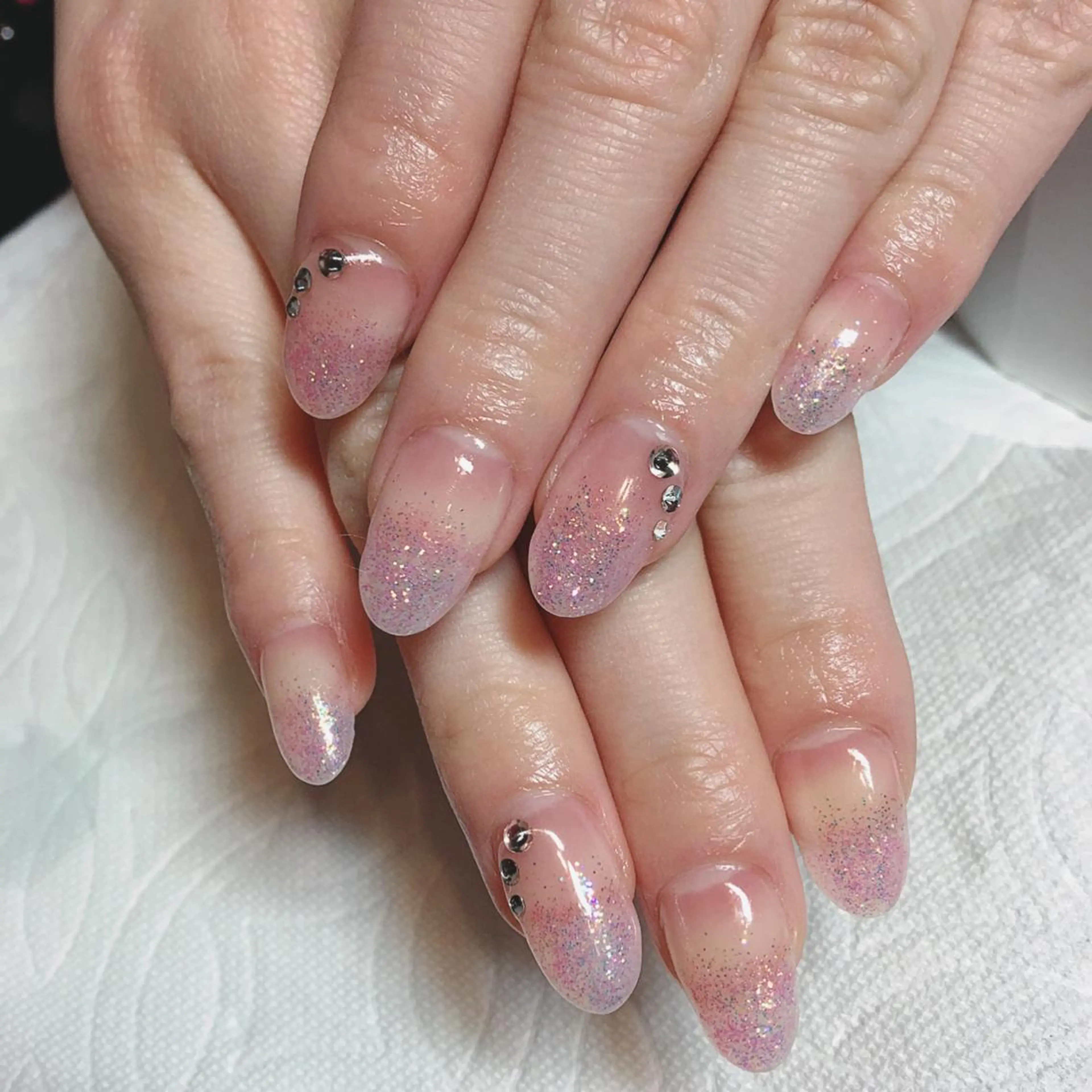 ネイル 長さ出し グラデーション キラキラネイル ラメ(グリッター) スカルプネイル THECOLORS所属・近貞 莉奈のネイルデザイン