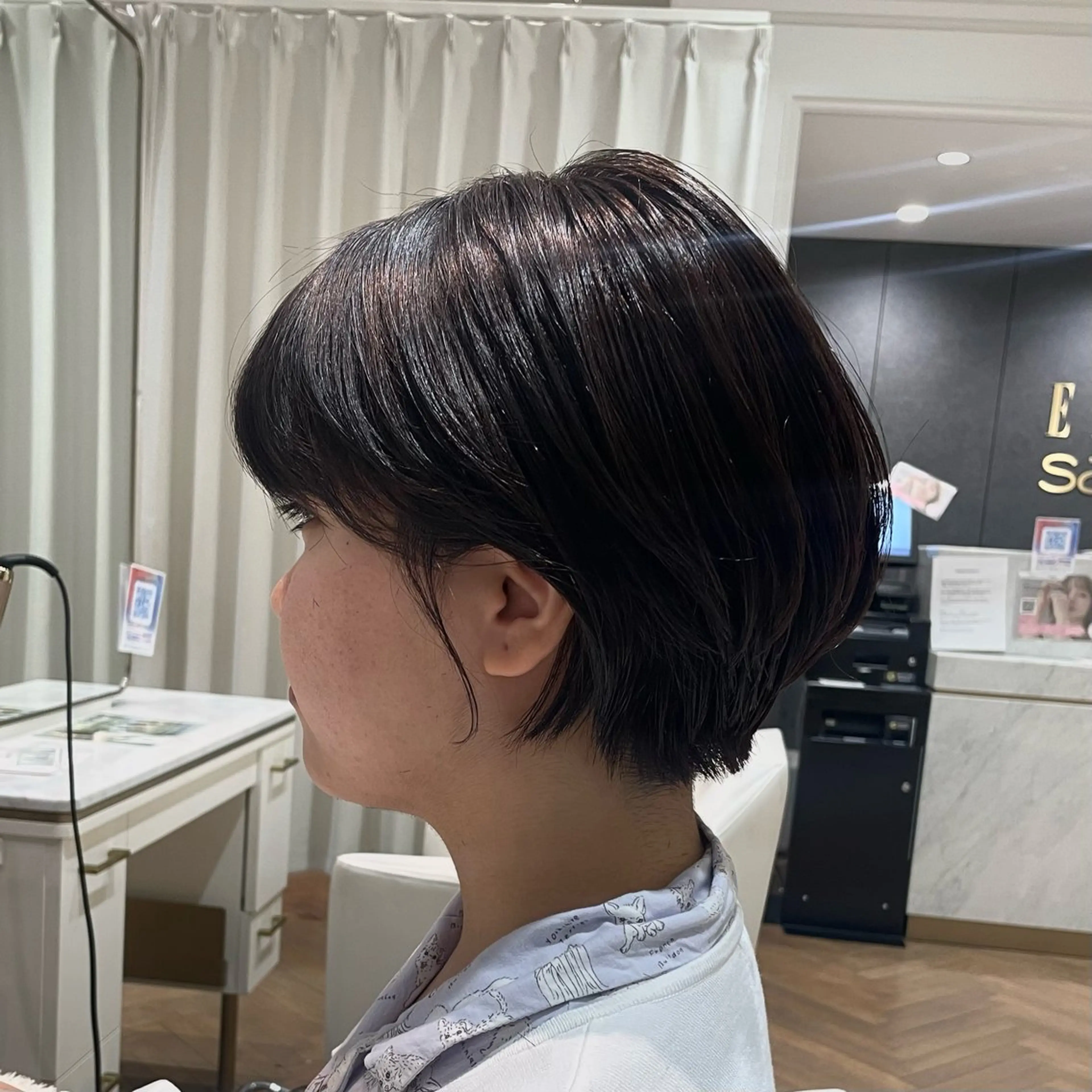 ショート ELLE salon サエのヘアスタイル