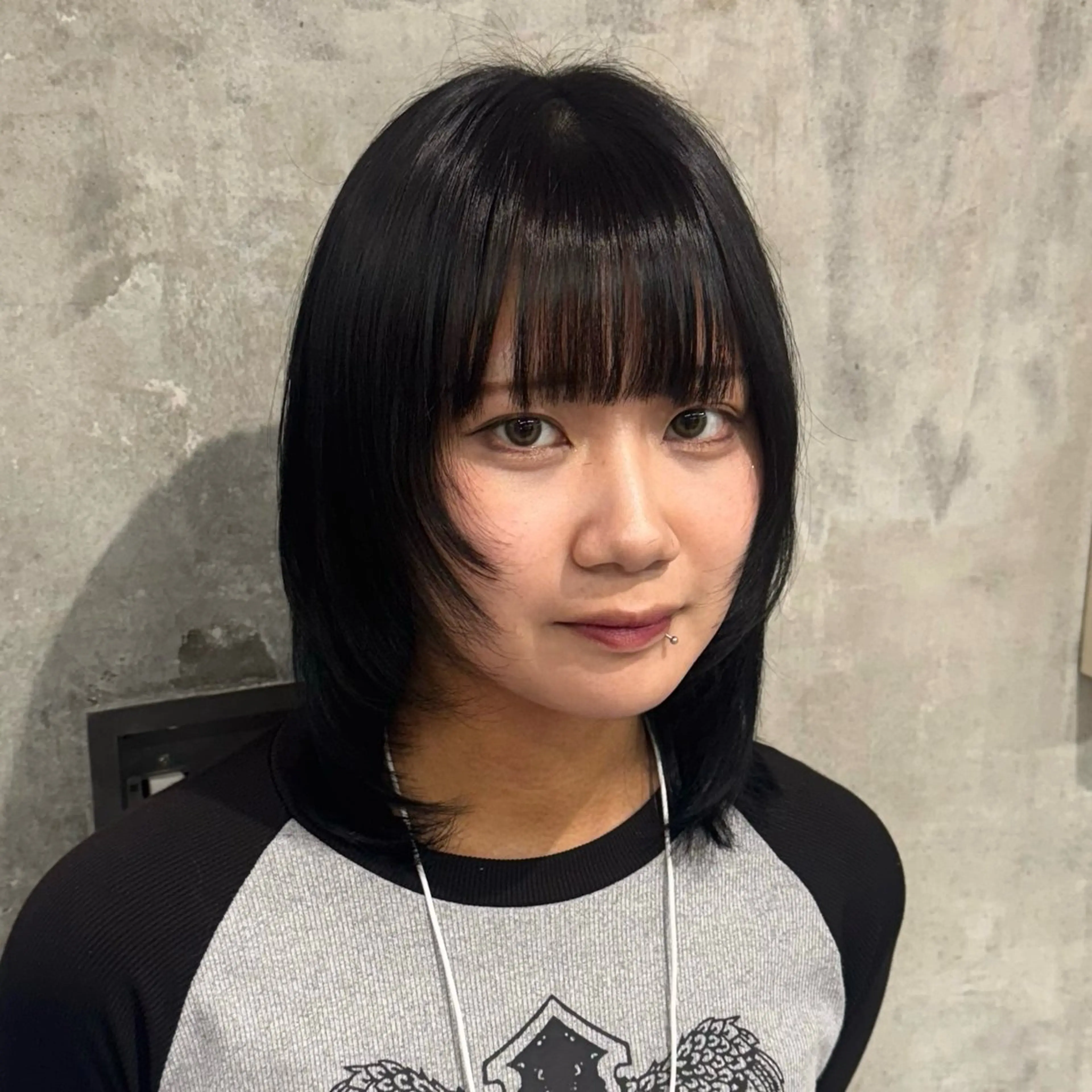 ミディアム カット 韓国ヘア AINA🐱のヘアスタイル